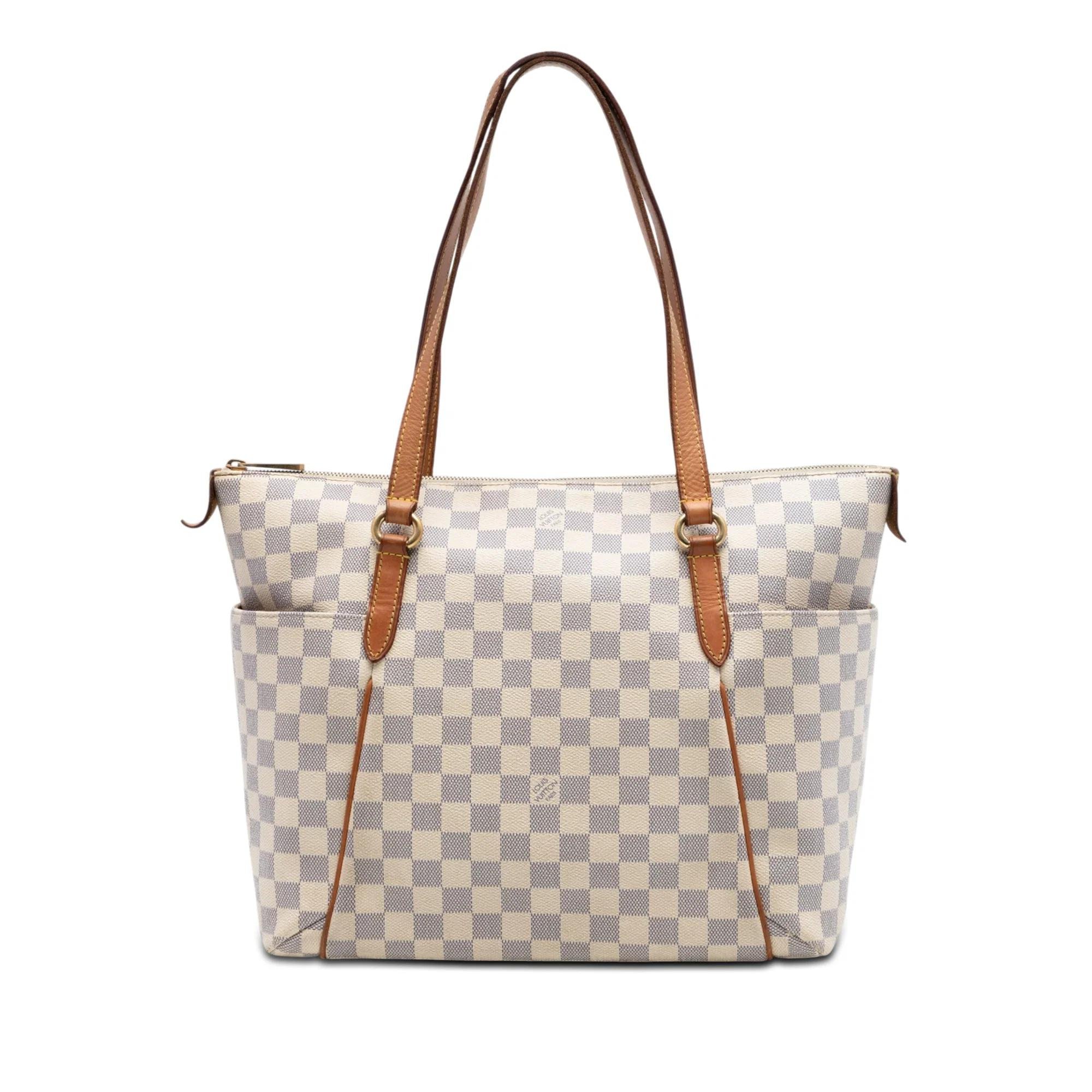Totally leather handbag