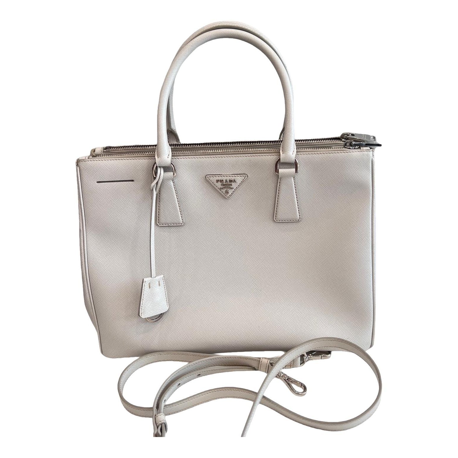 Monochrome leather handbag