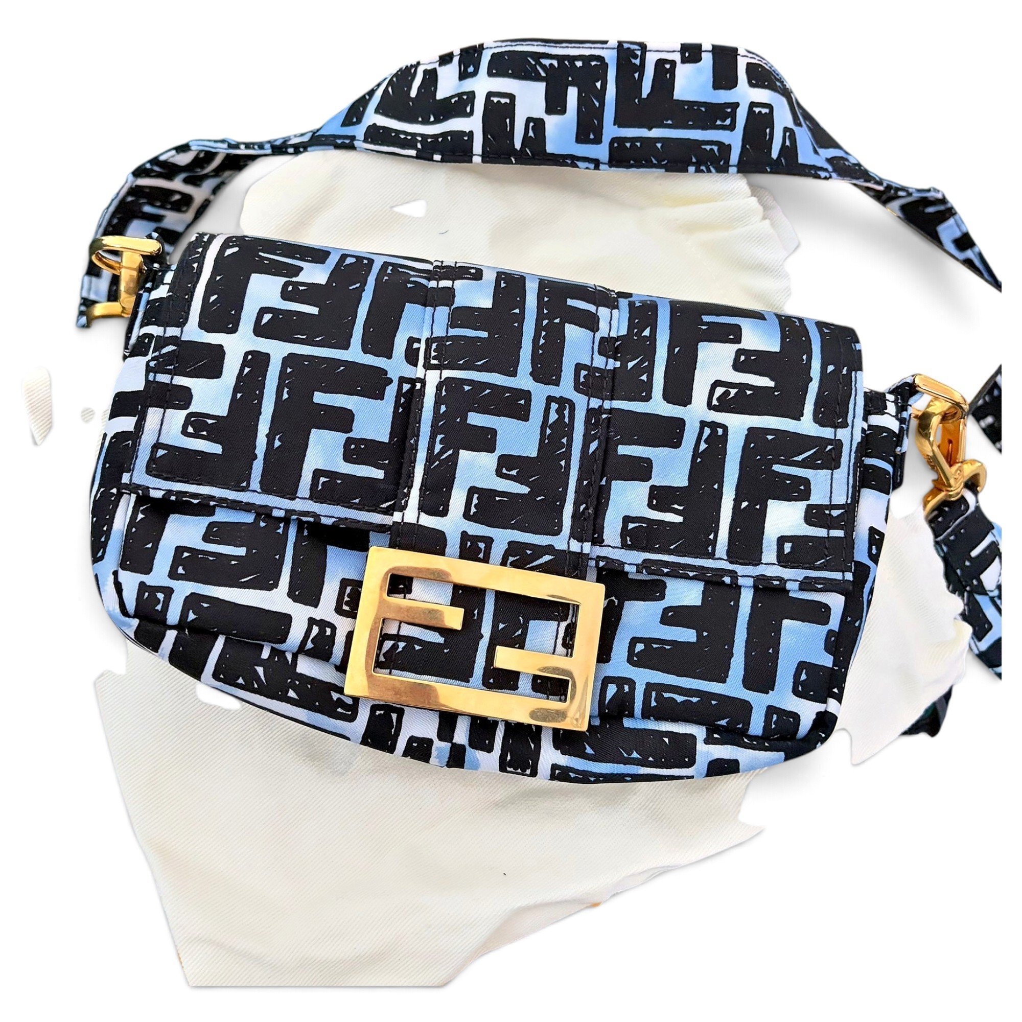 Baguette cloth handbag