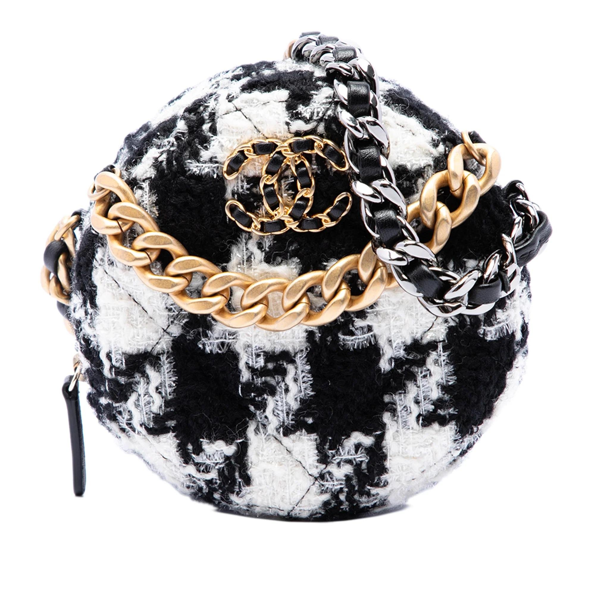 Chanel 19 tweed handbag