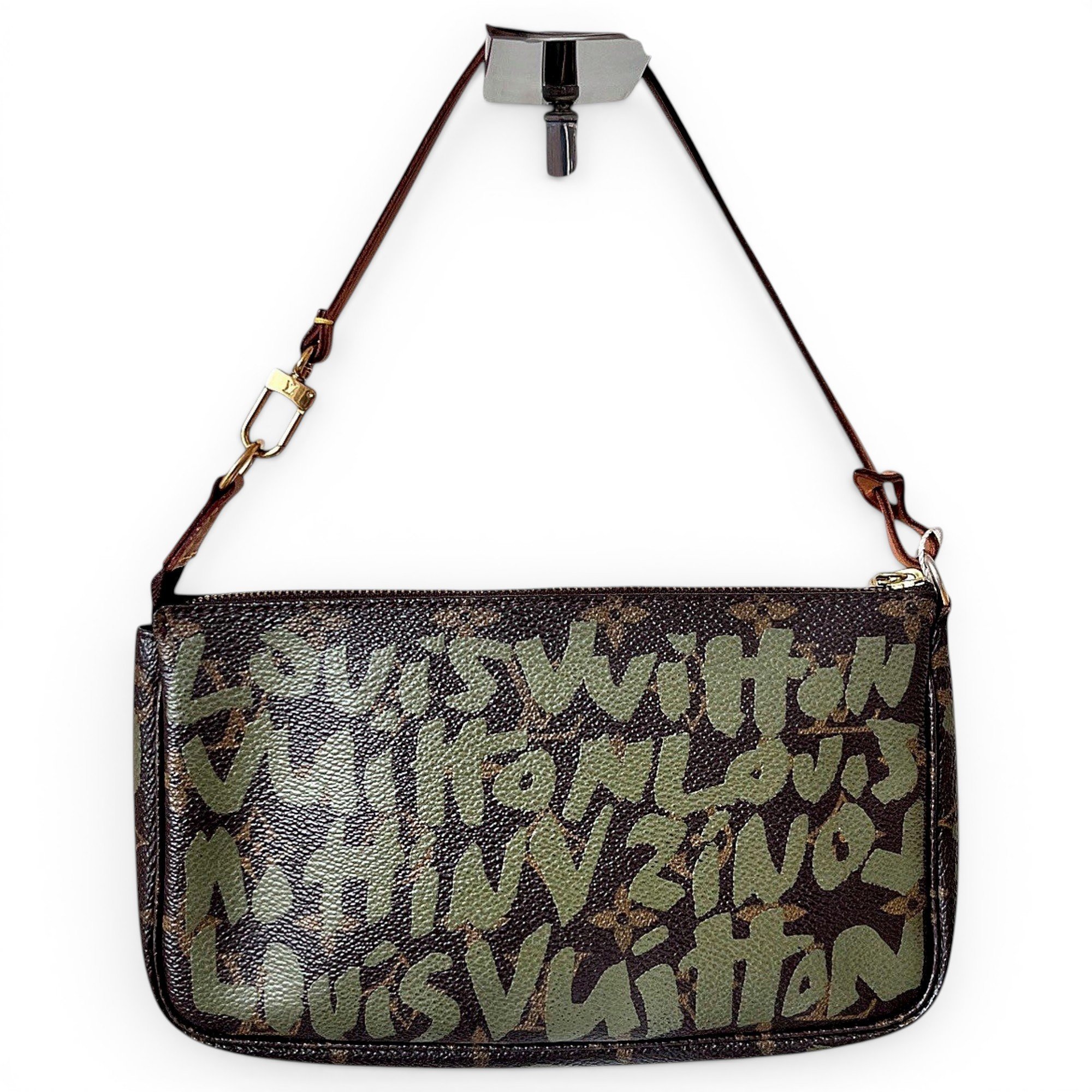 Pochette Accessoire leather handbag