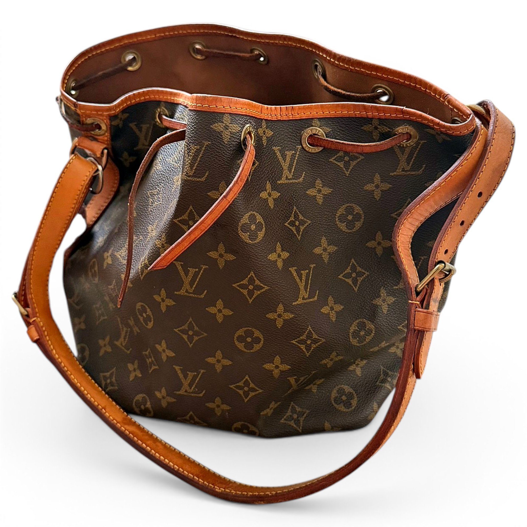 Noé leather handbag