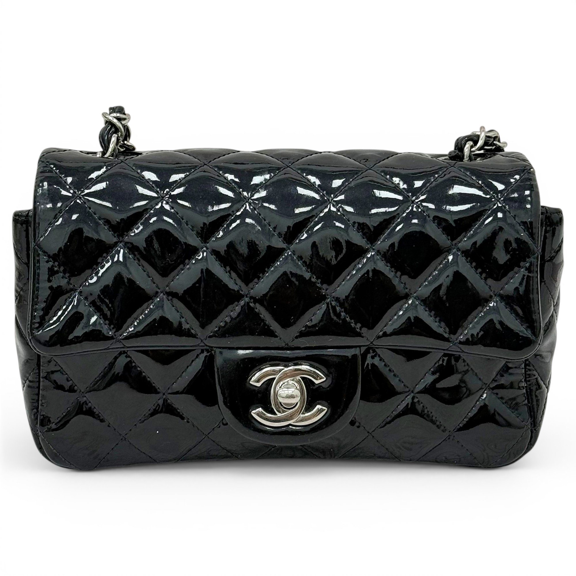 Timeless/Classique patent leather handbag