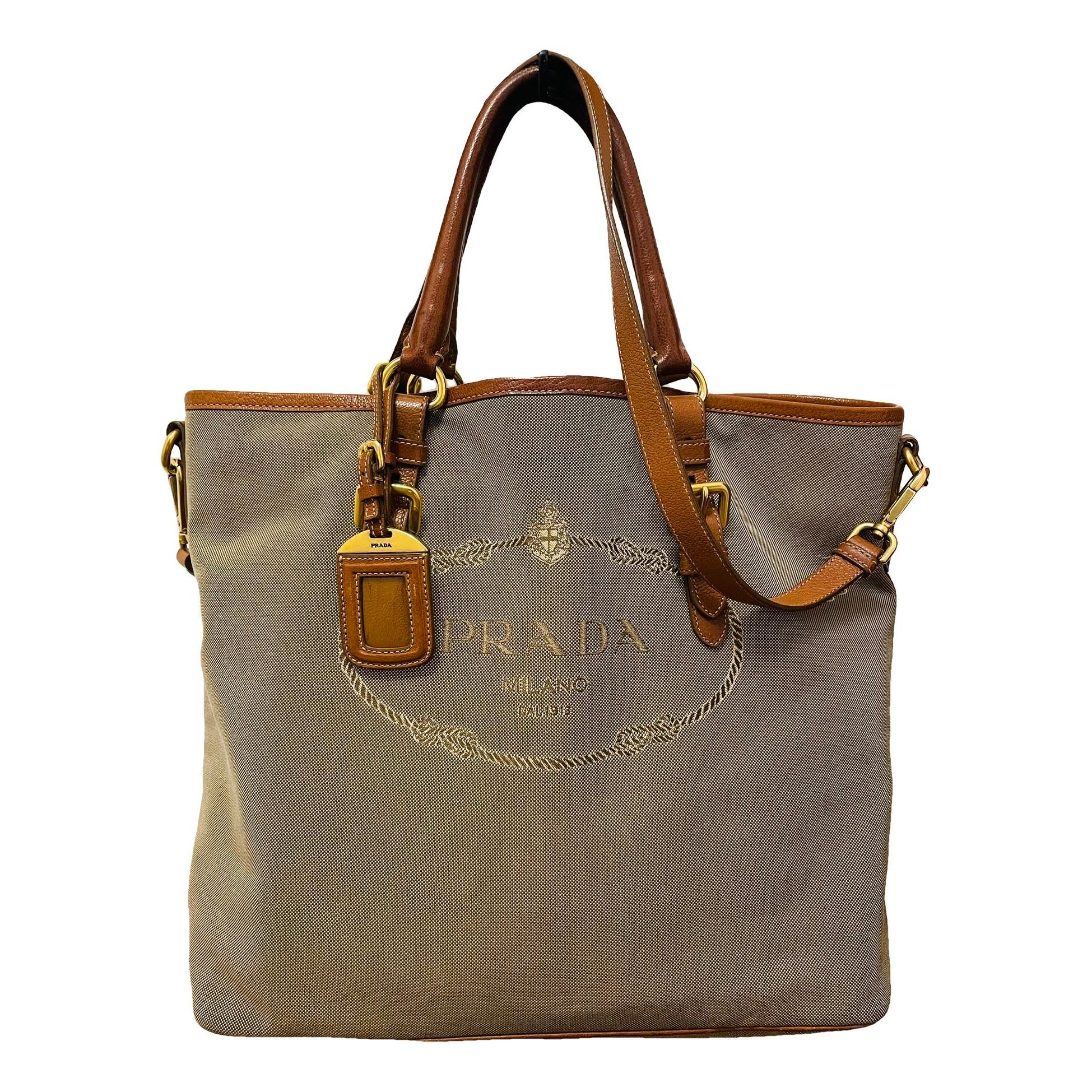 Monochrome cloth tote