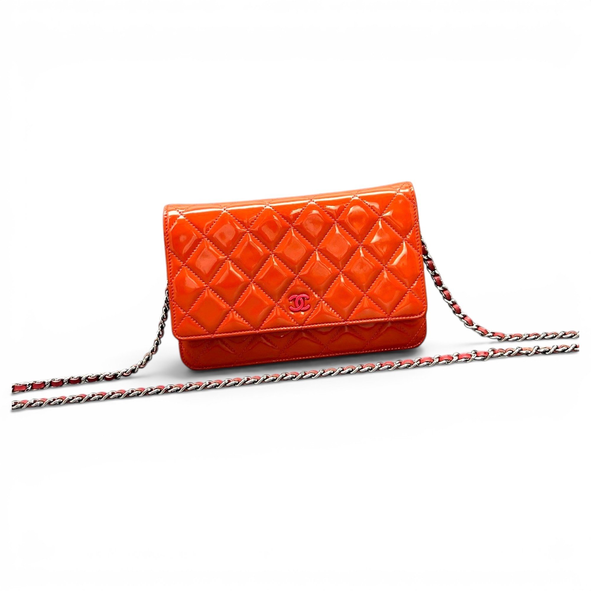 Wallet On Chain Timeless/Classique patent leather handbag