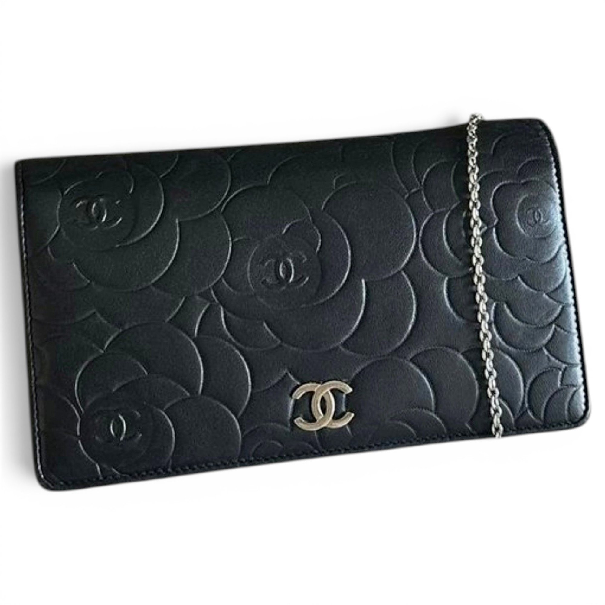 Wallet On Chain leather crossbody bag
