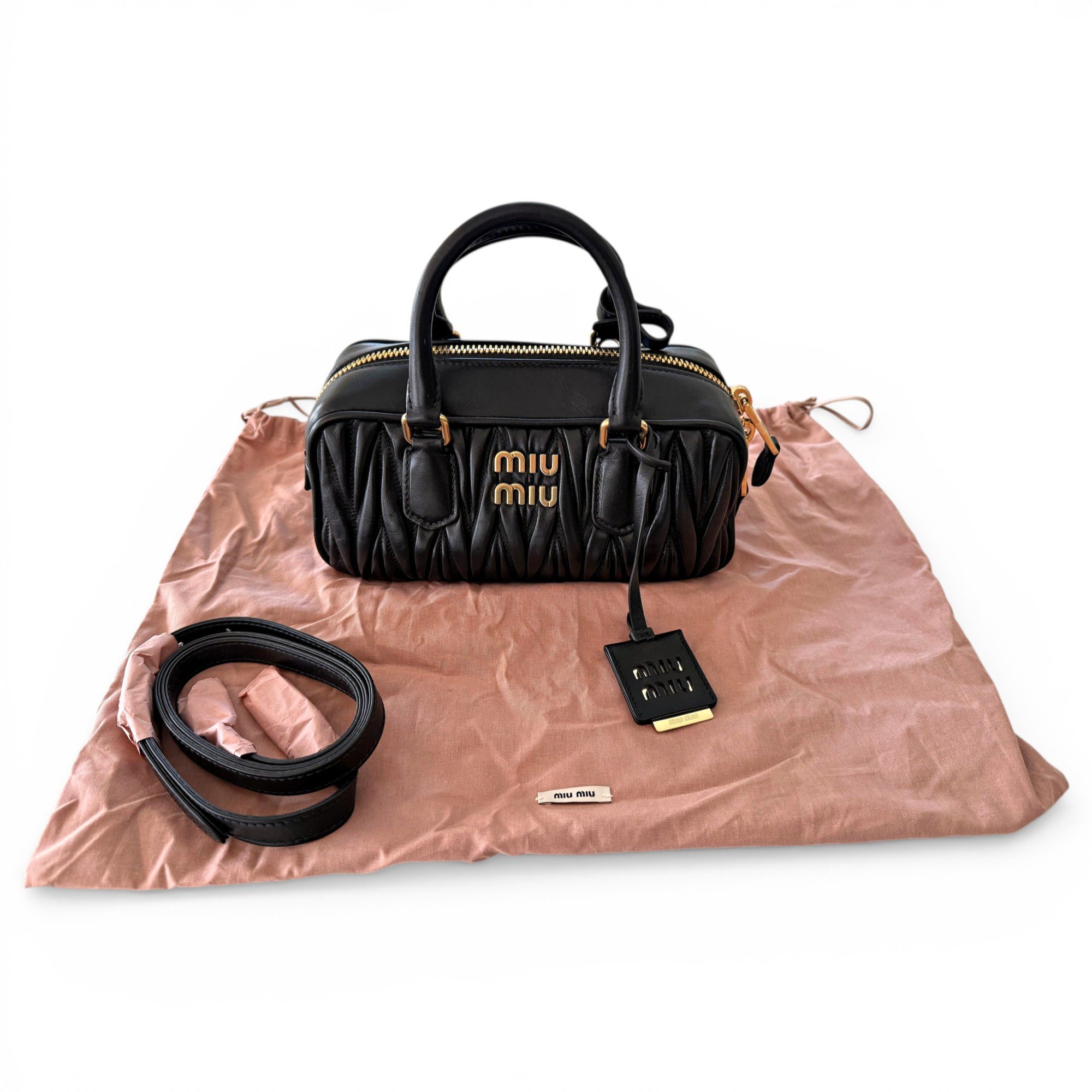 Matelassé leather handbag