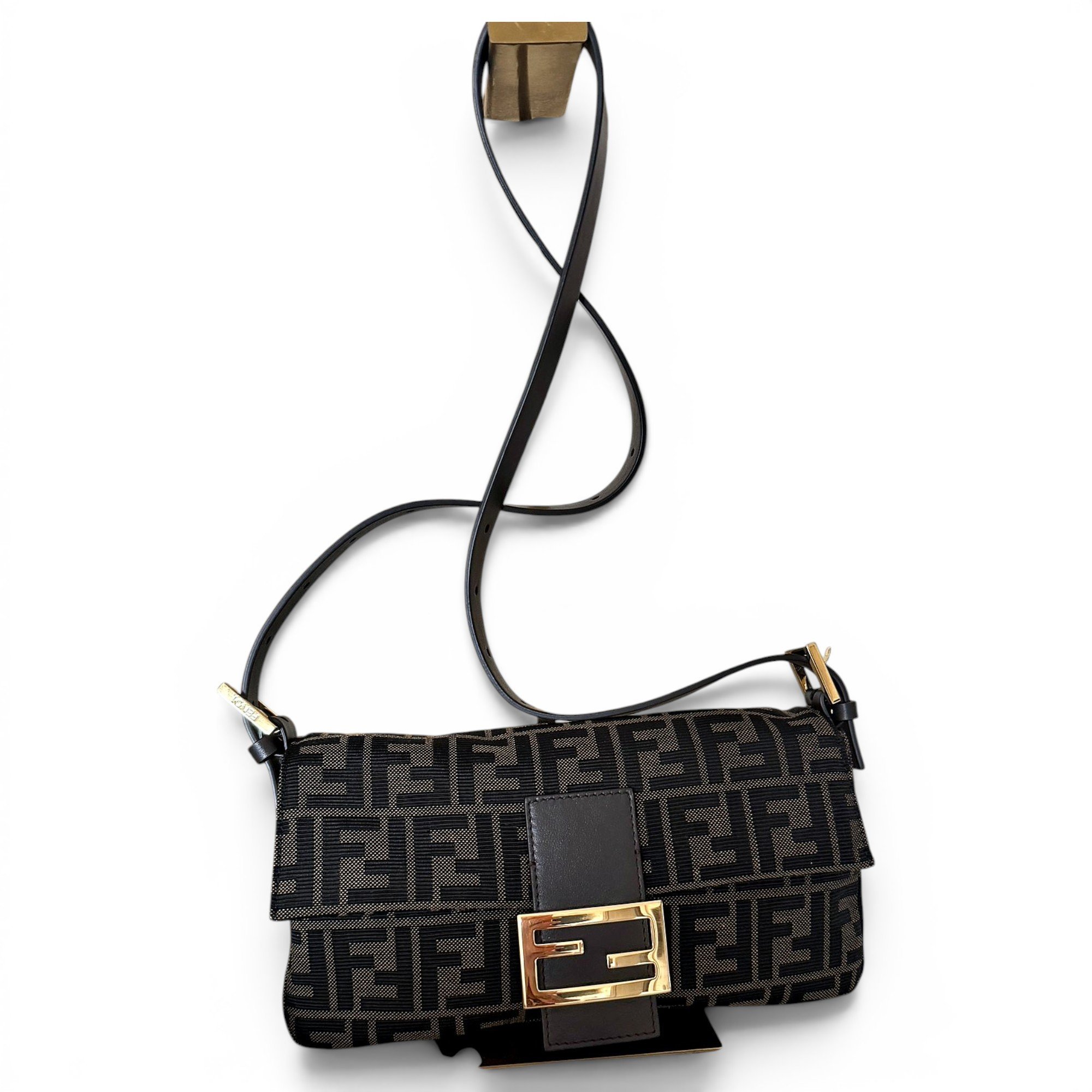 Baguette cloth handbag