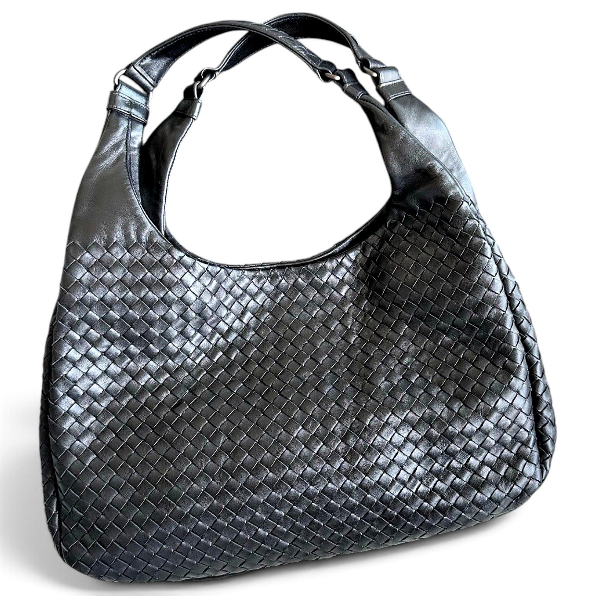 Veneta leather handbag