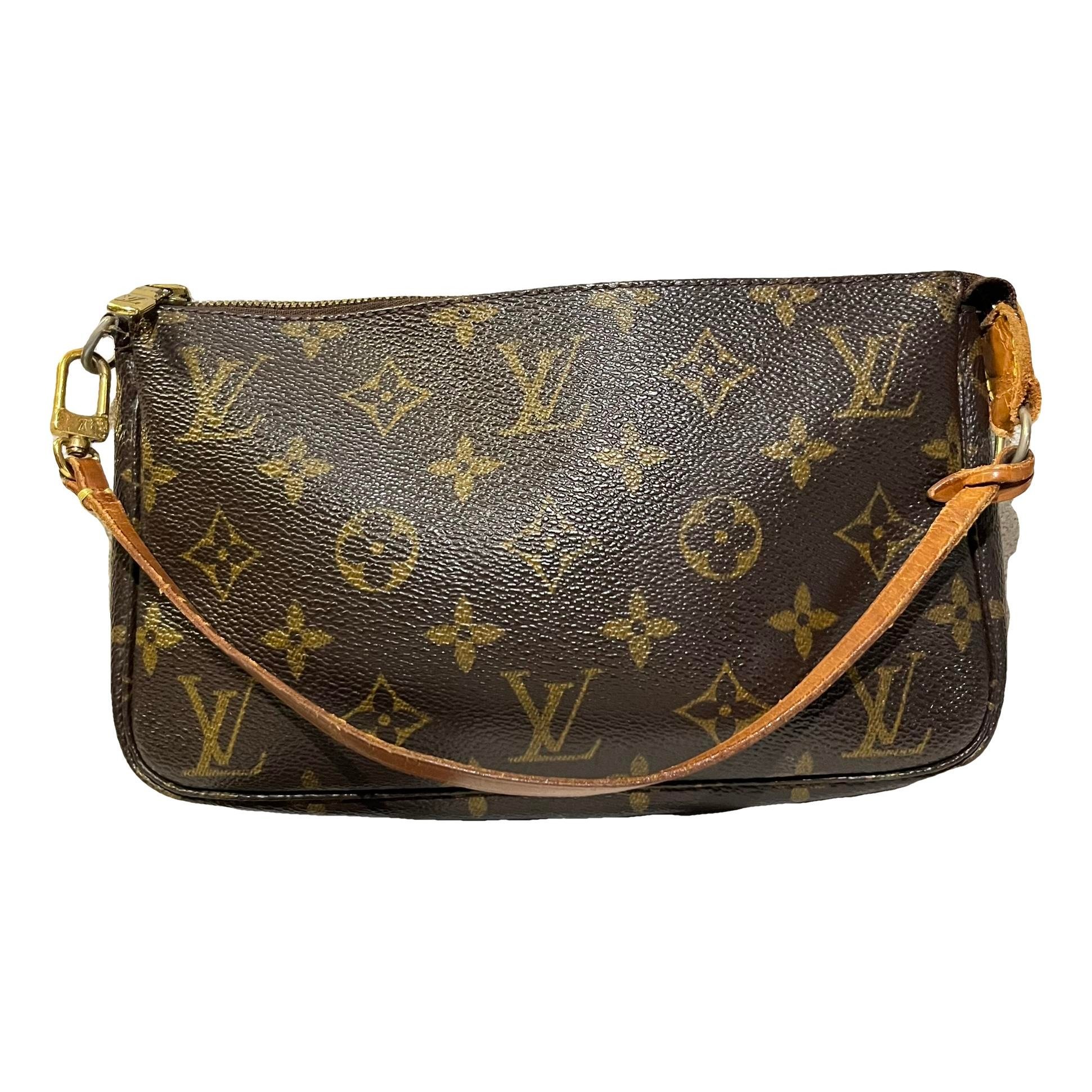 Pochette Accessoire leather handbag