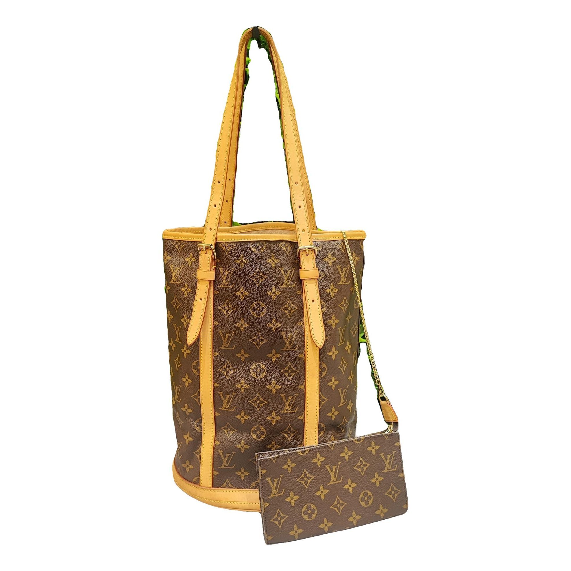 Bucket handbag
