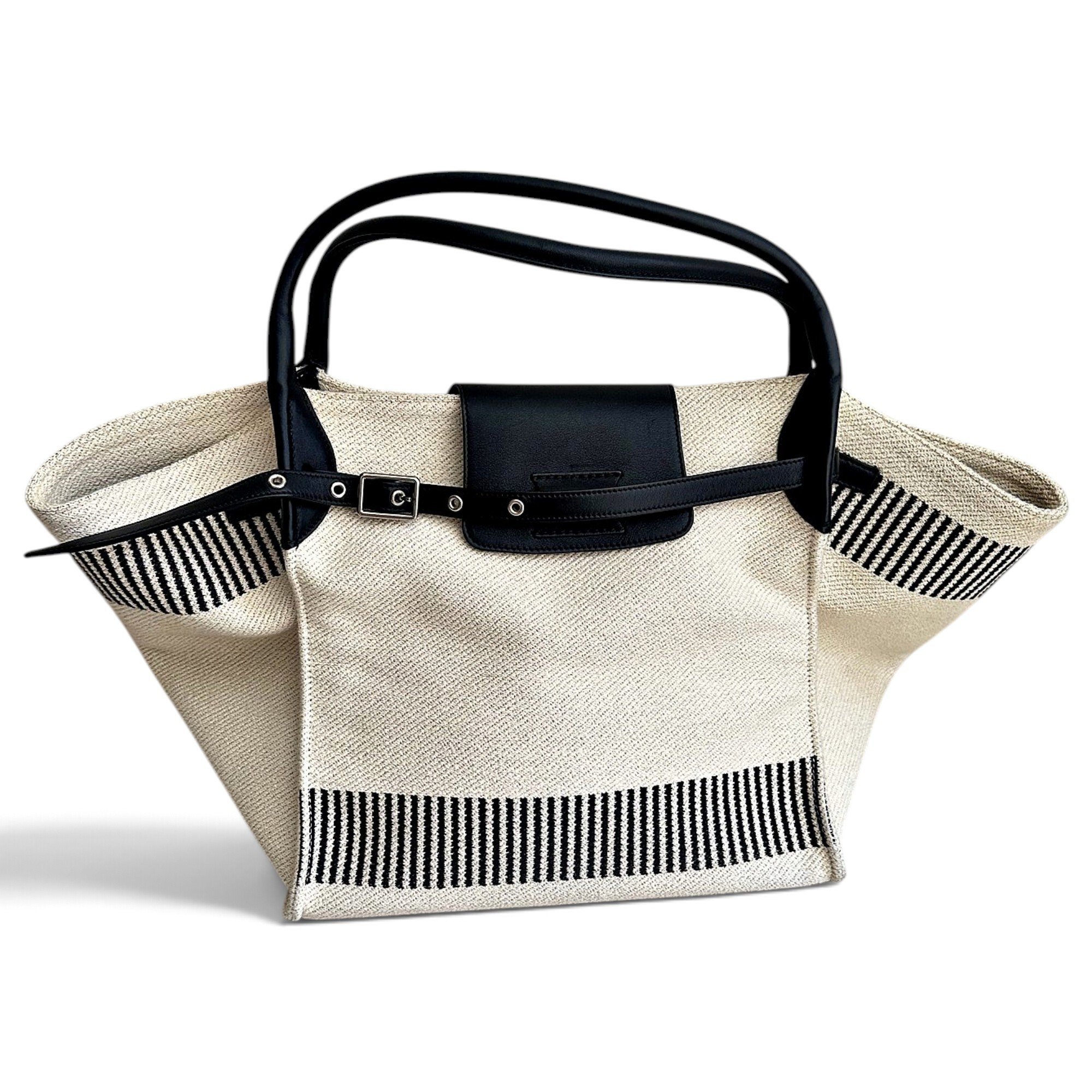 Thais tote