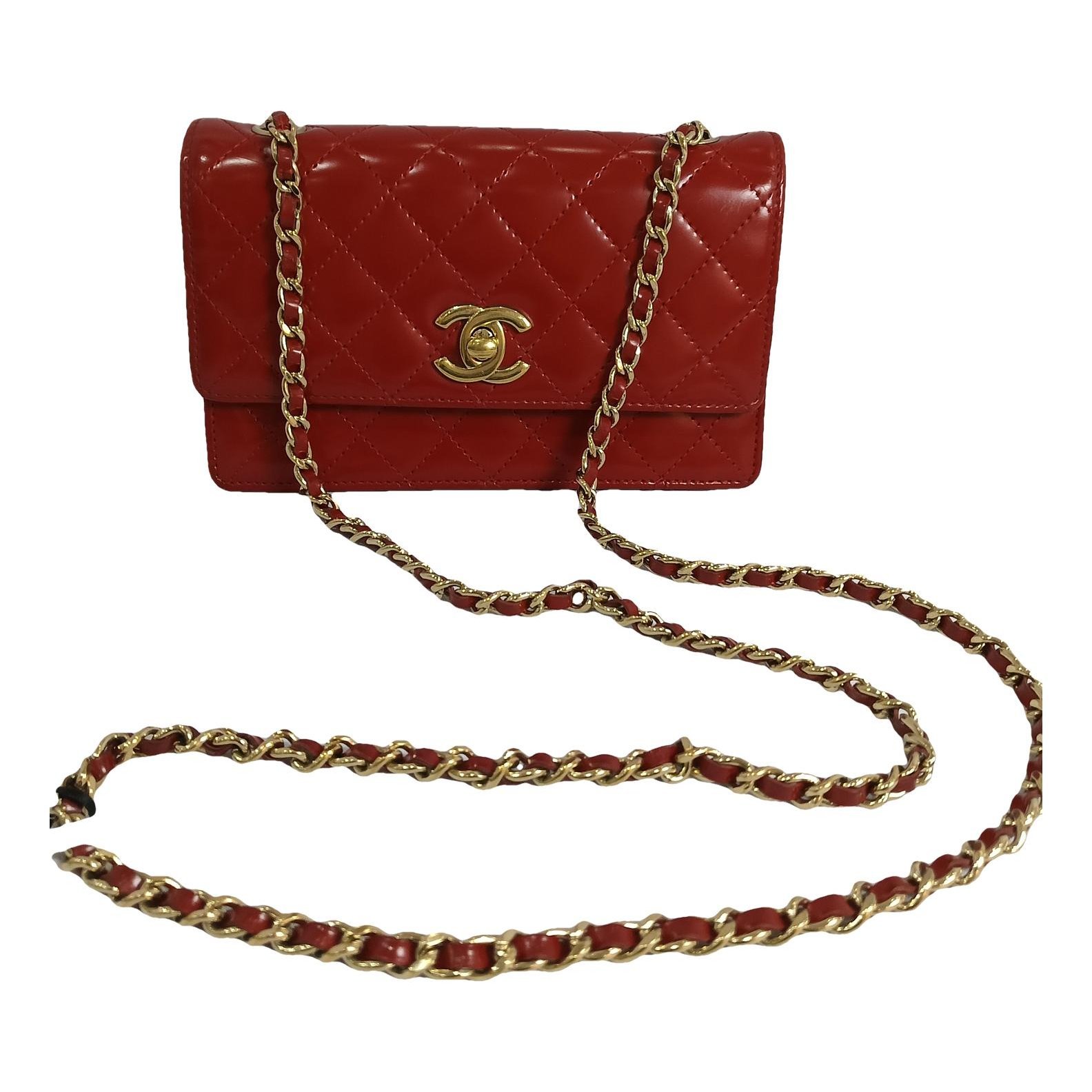 Timeless/Classique patent leather crossbody bag