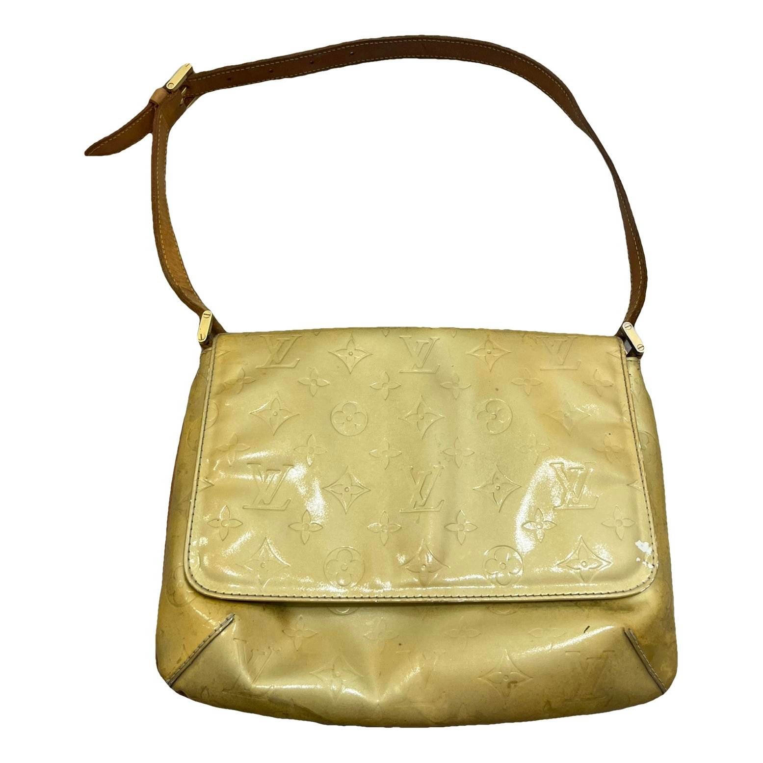 Houston patent leather handbag