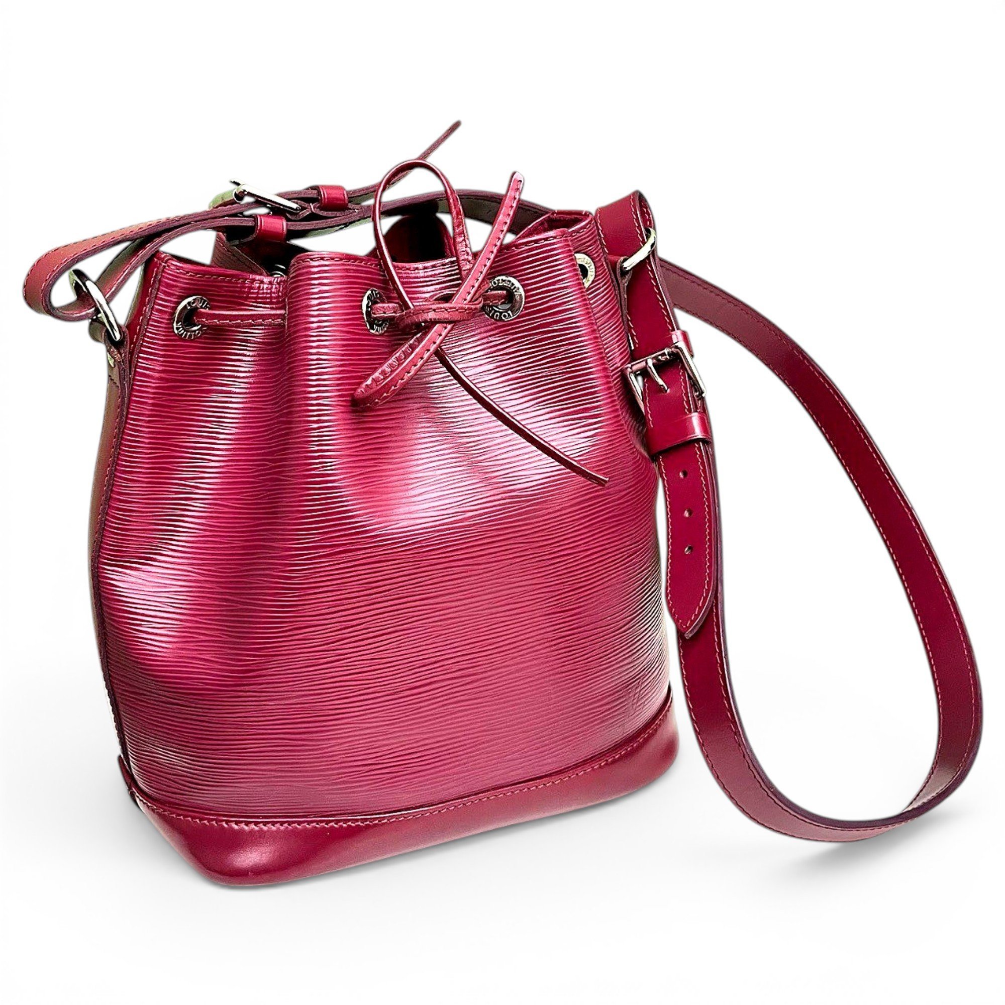 Noé leather handbag