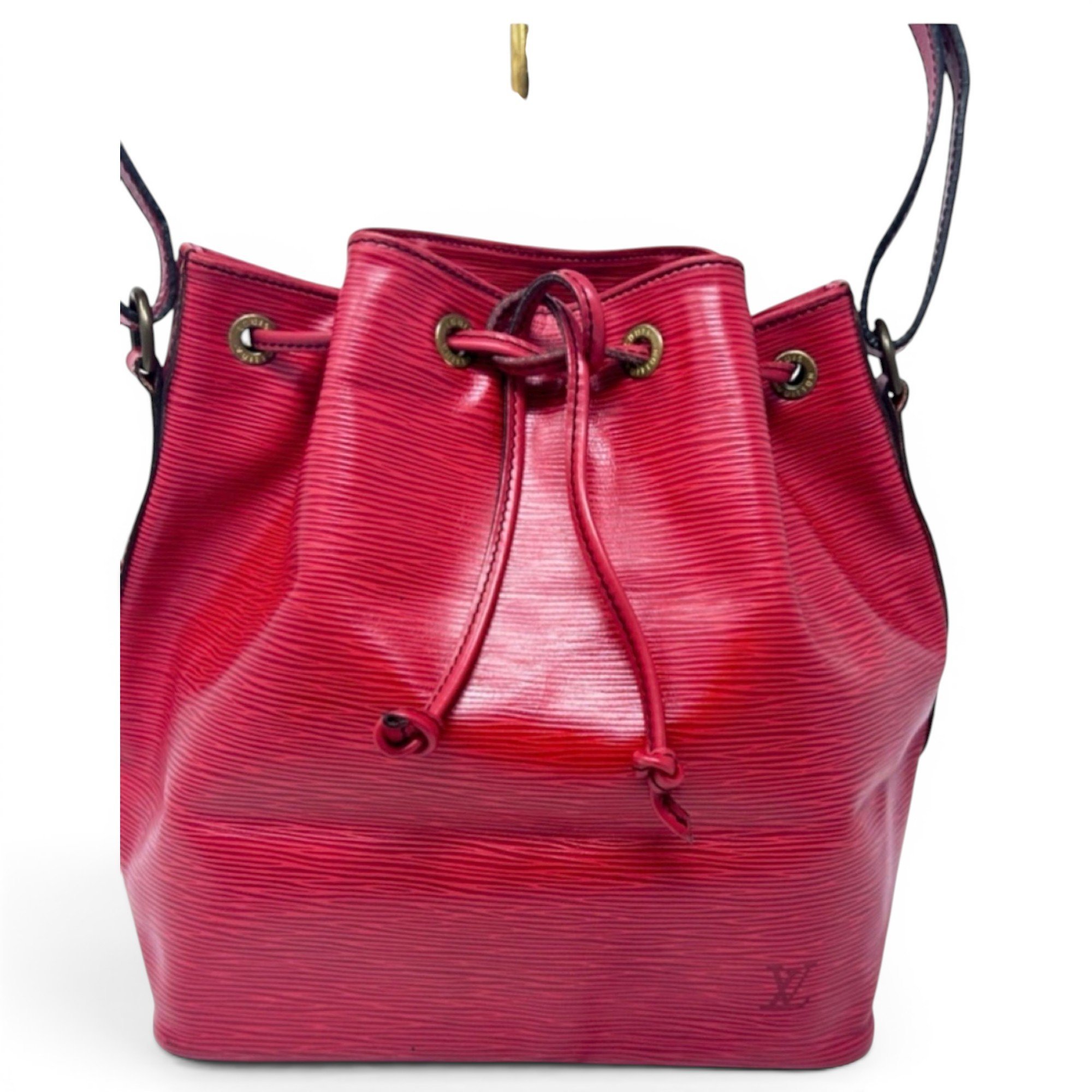 Louis Vuitton Noé leather handbag