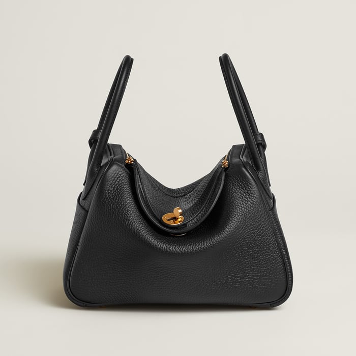 Noir Lindy 26 Bag
