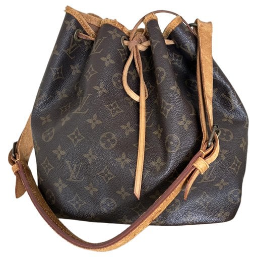 Noé leather crossbody bag