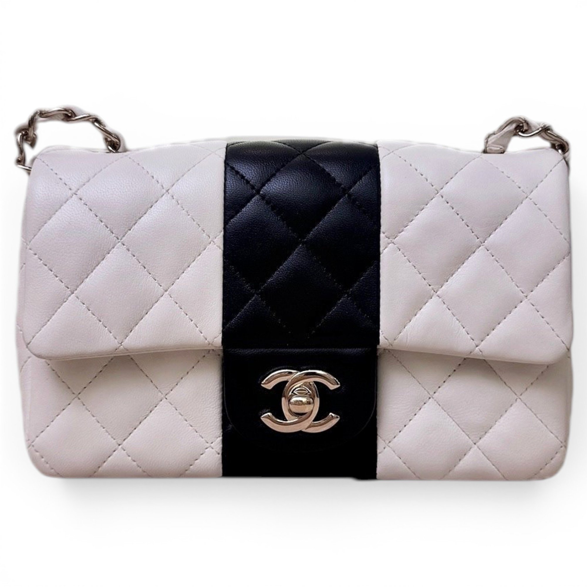 Chanel Timeless/Classique leather handbag