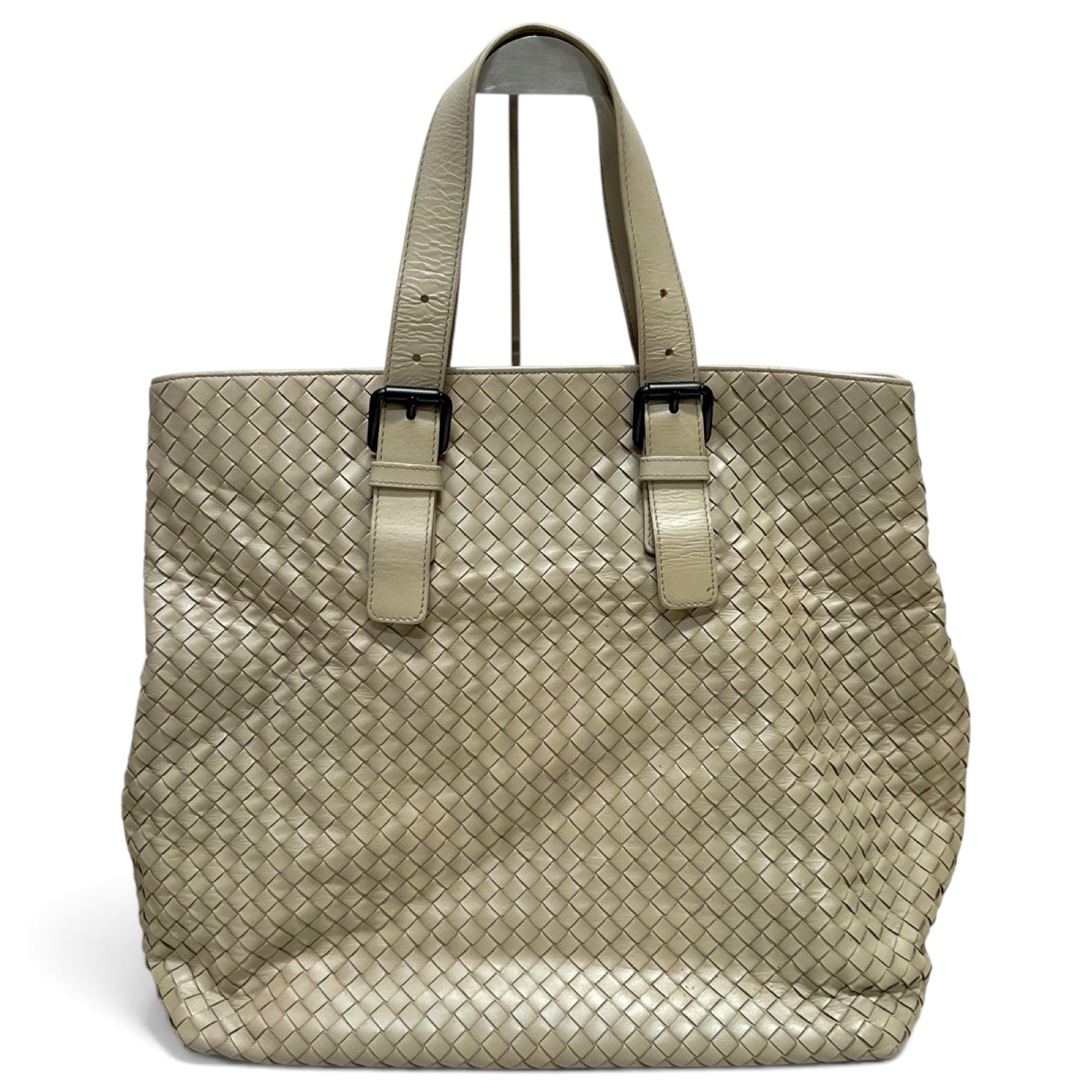 Leather tote