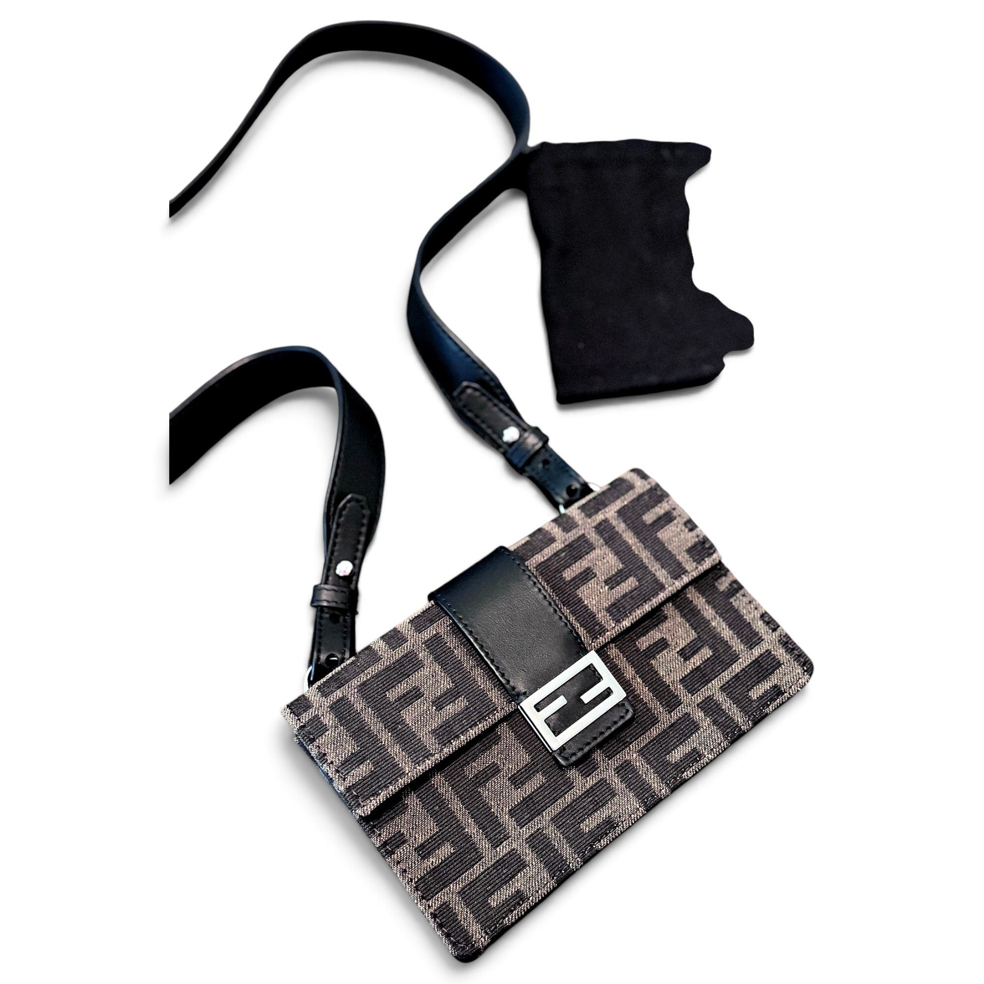 Baguette cloth crossbody bag