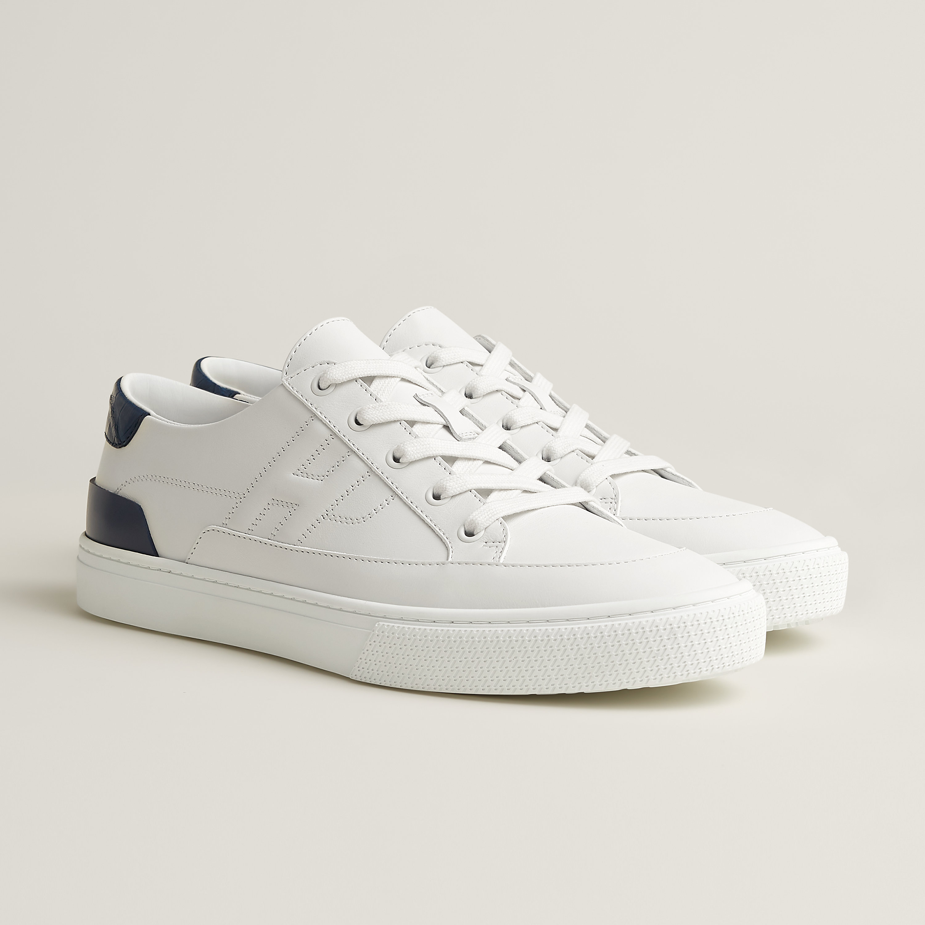 Deep sneaker