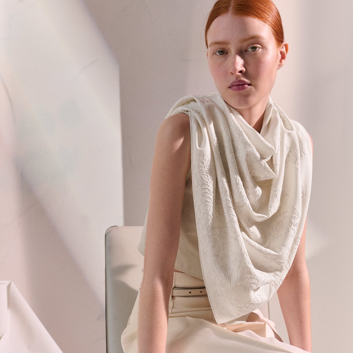 Ivoire Robe Legere Embroidered Giant Triangle