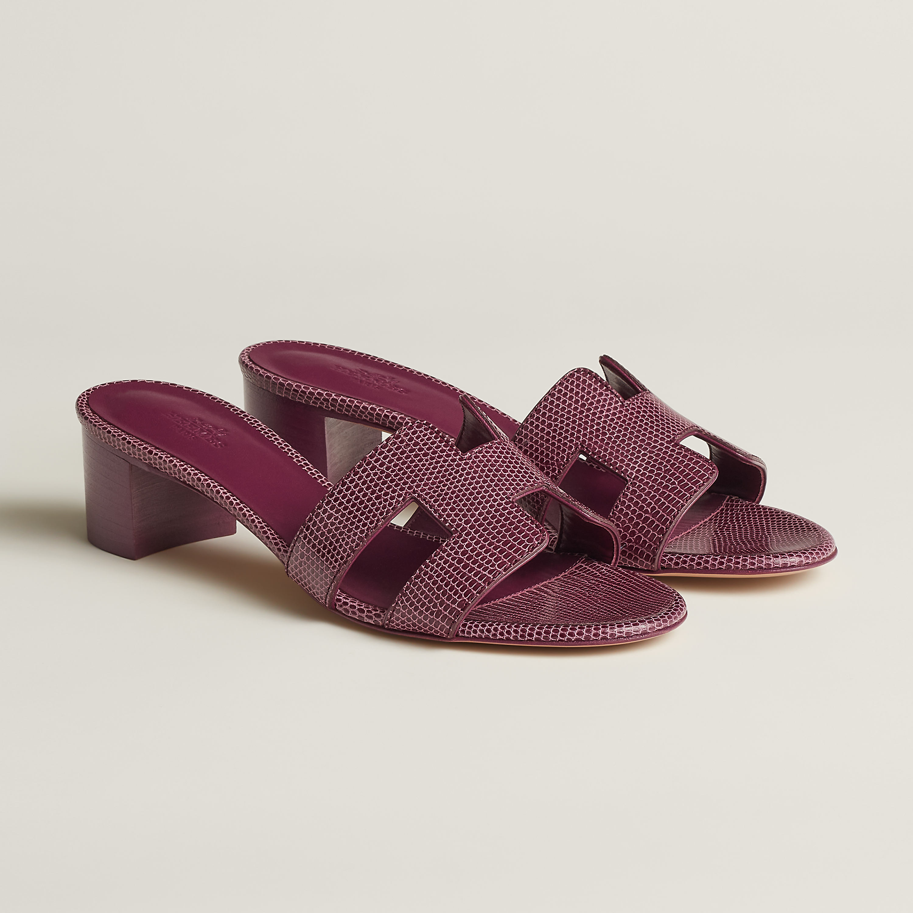 Oasis sandal