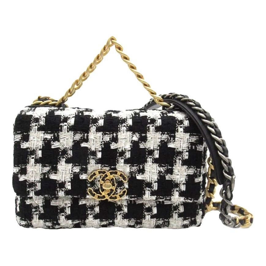 Chanel 19 tweed handbag