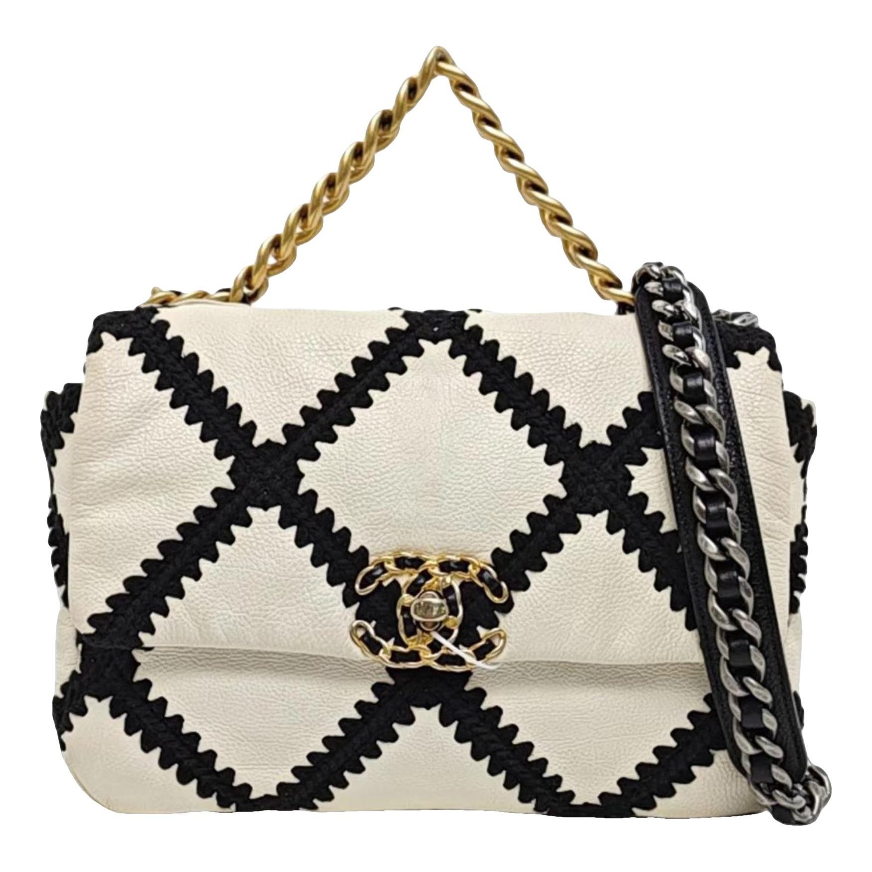 Chanel 19 leather handbag