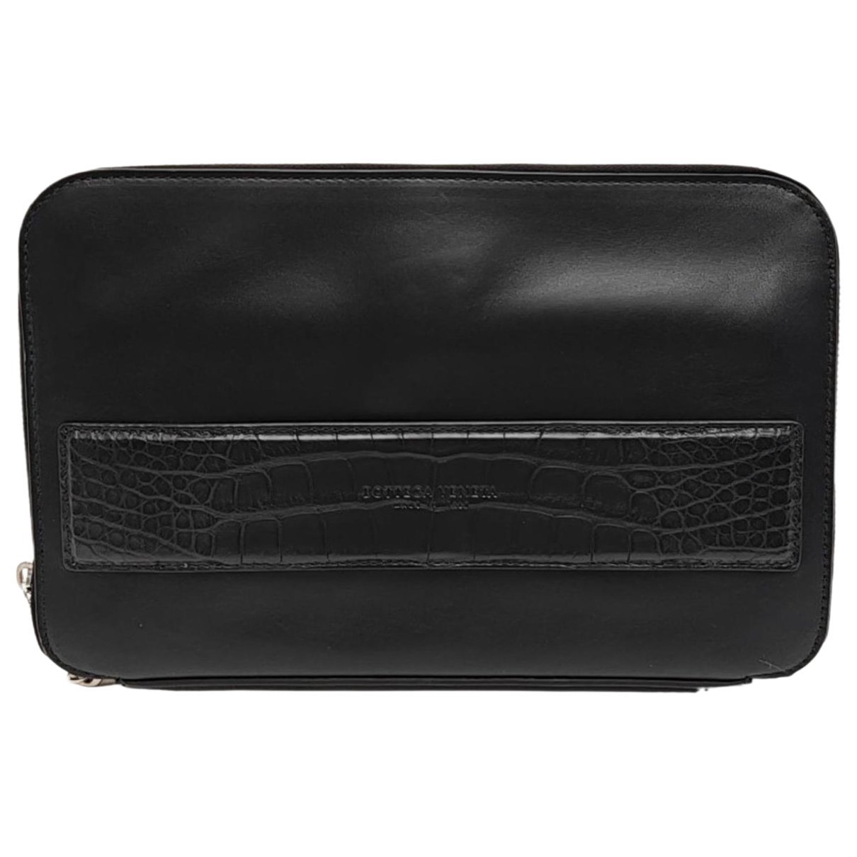 Veneta leather handbag