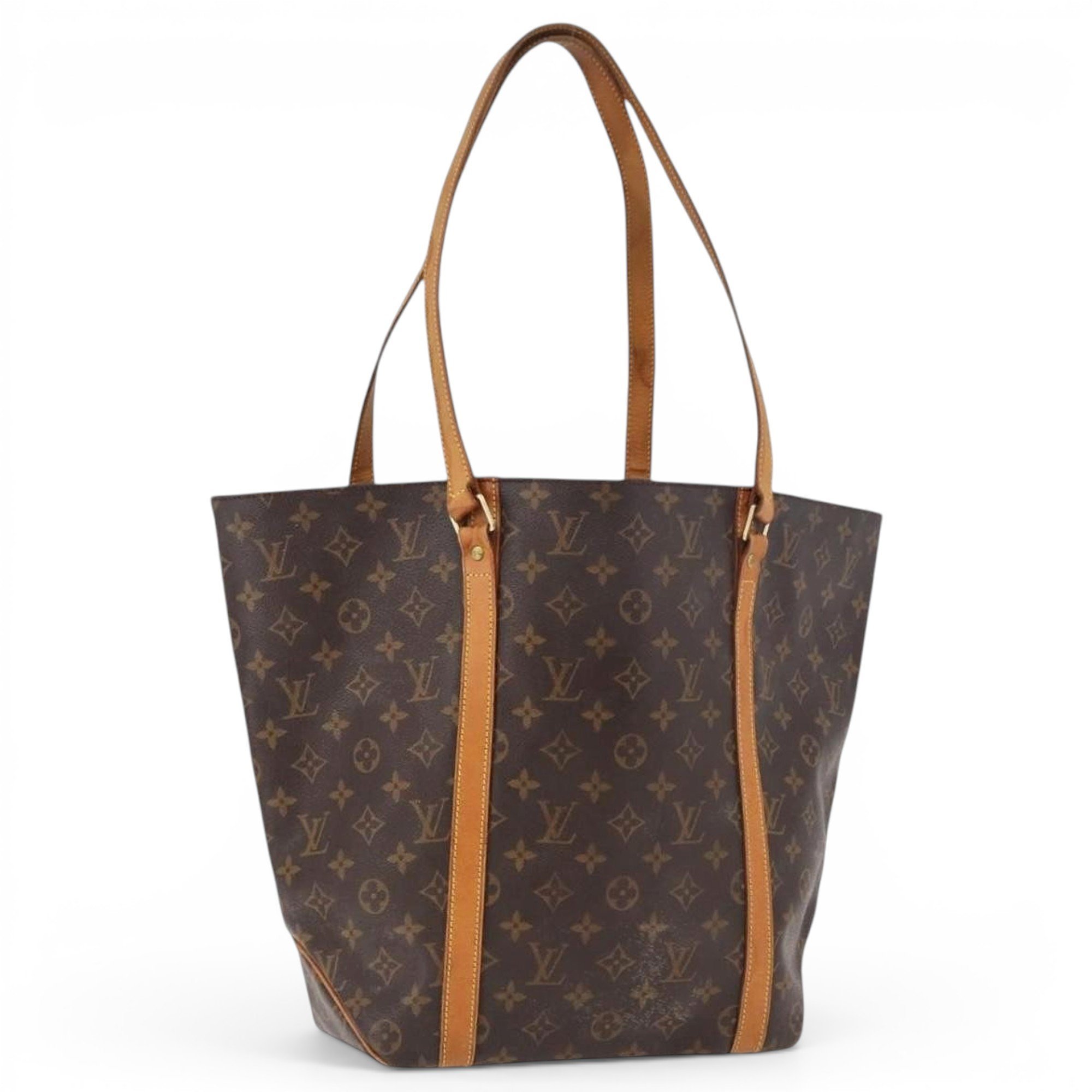 Shopping cashmere tote