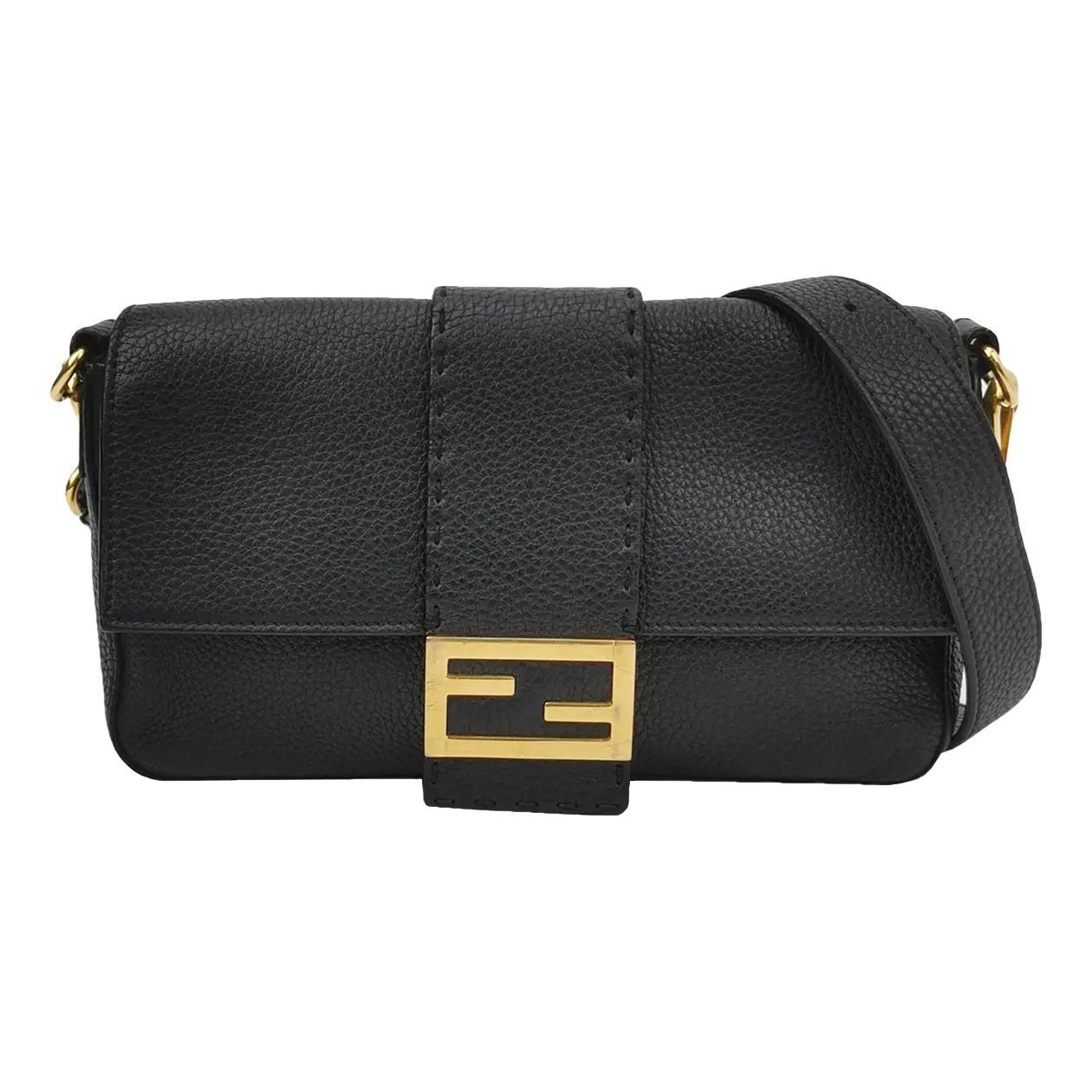Baguette leather crossbody bag