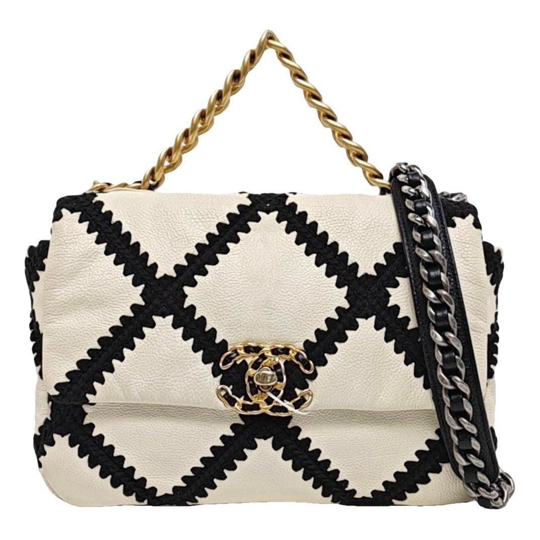 Chanel 19 leather handbag