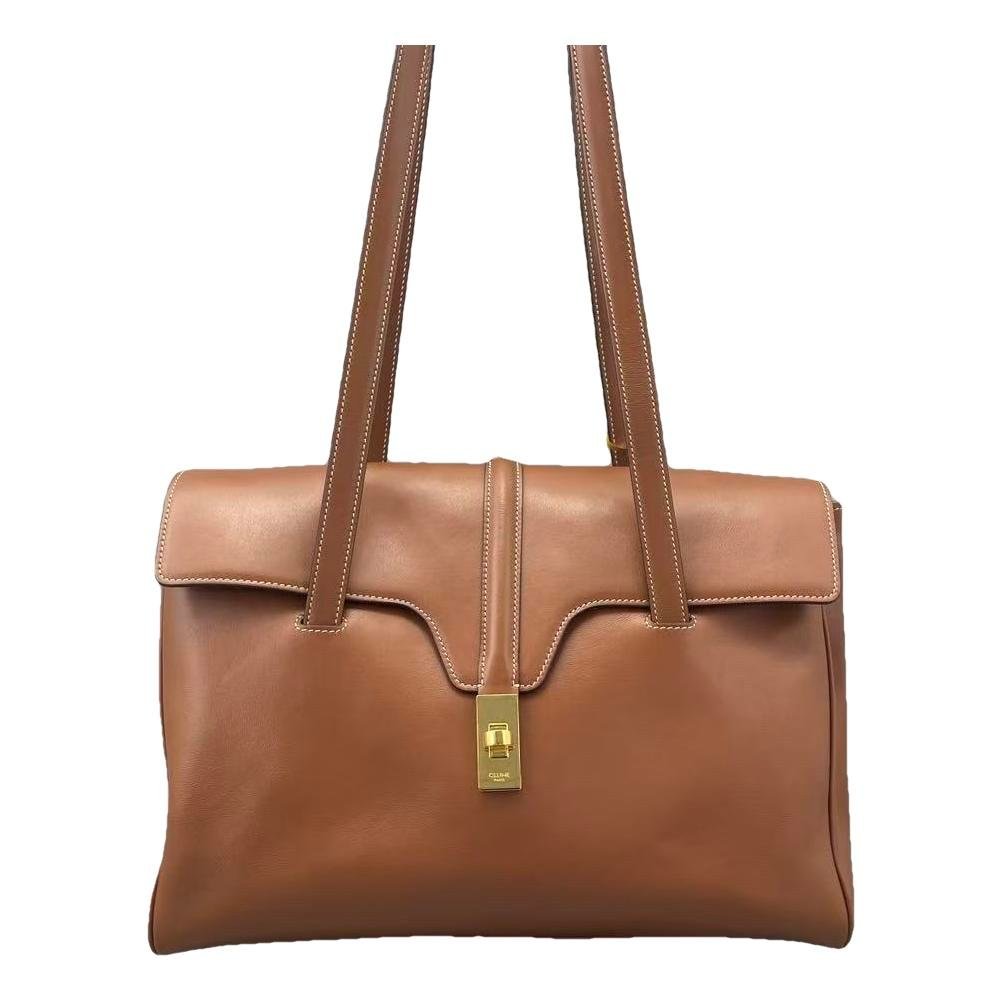 Sac 16 leather handbag