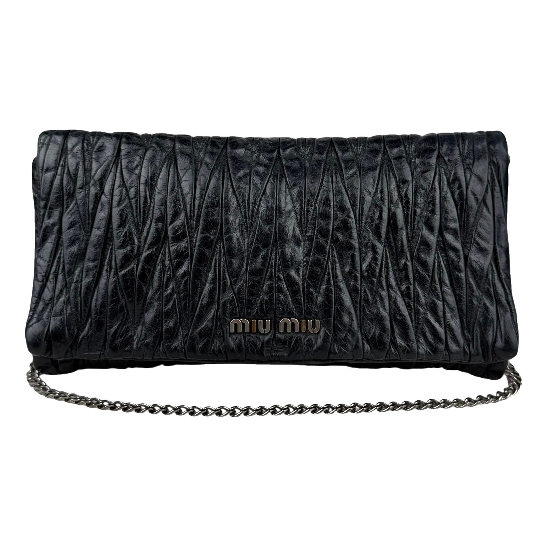 Matelassé leather handbag