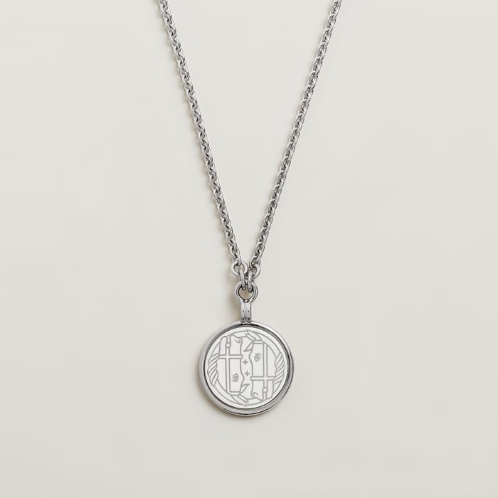 Orfèvre Blanc Platine Blanc Medaille Quadrige Necklace, Small Model