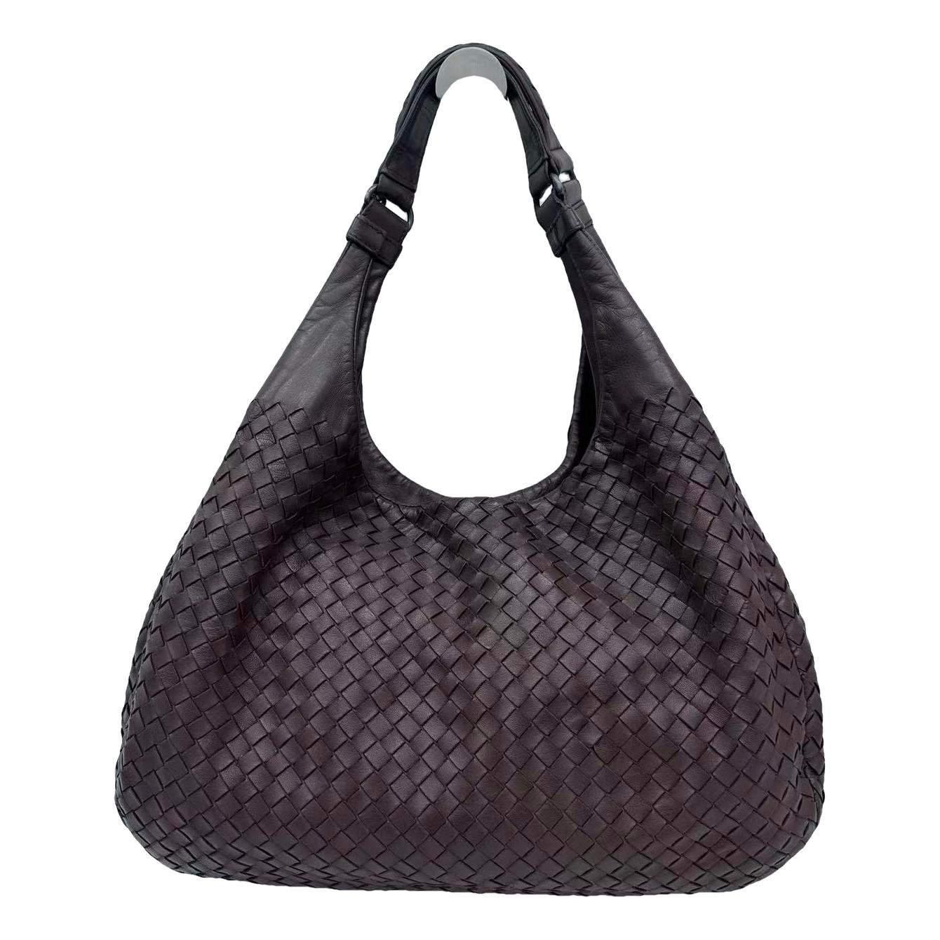 Veneta leather handbag