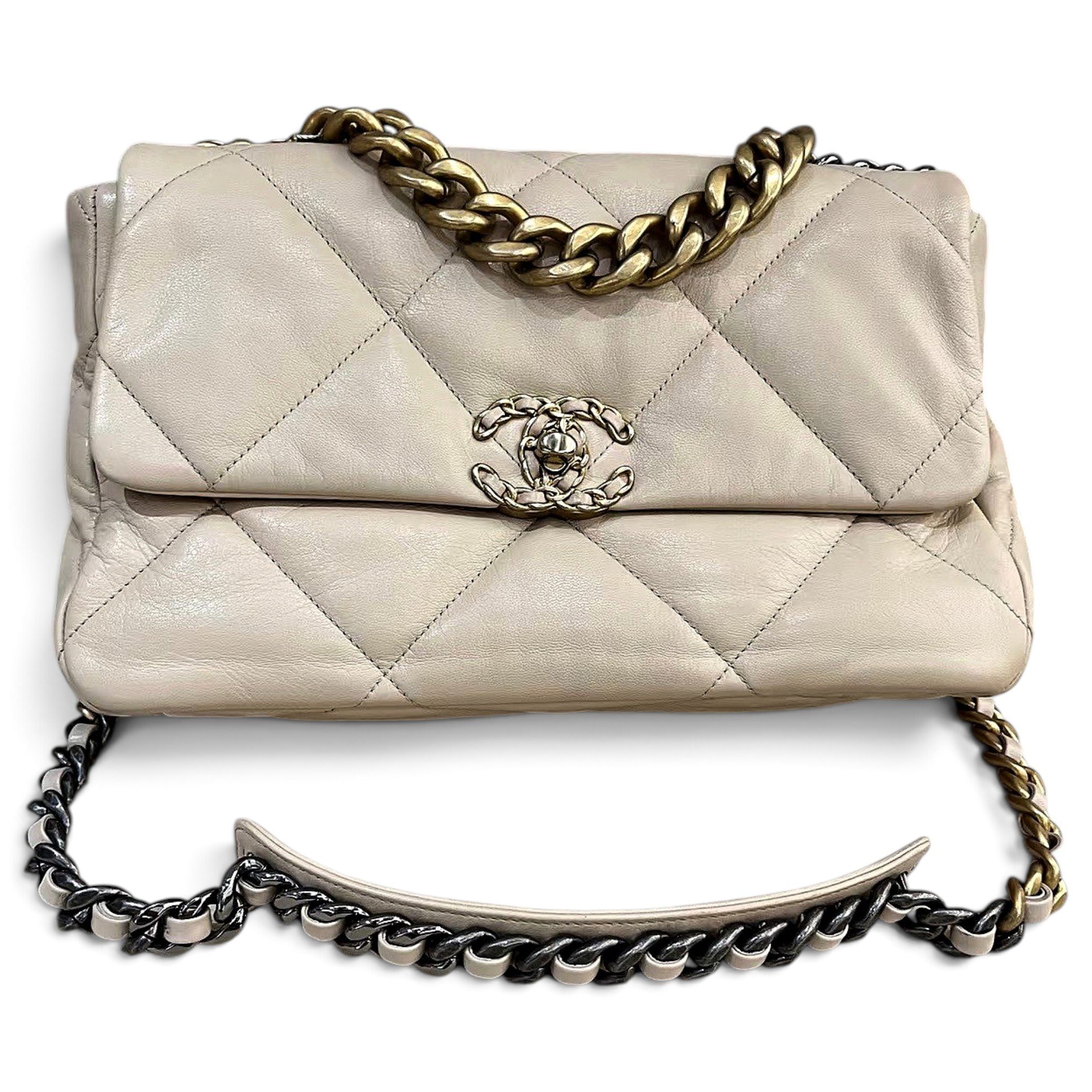 Chanel 19 leather handbag