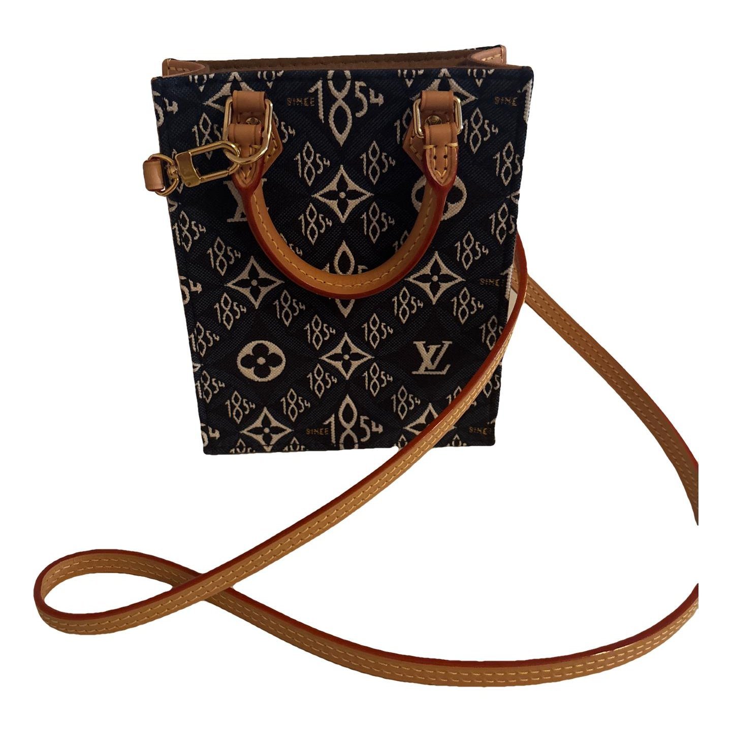 Louis Vuitton Leather bag