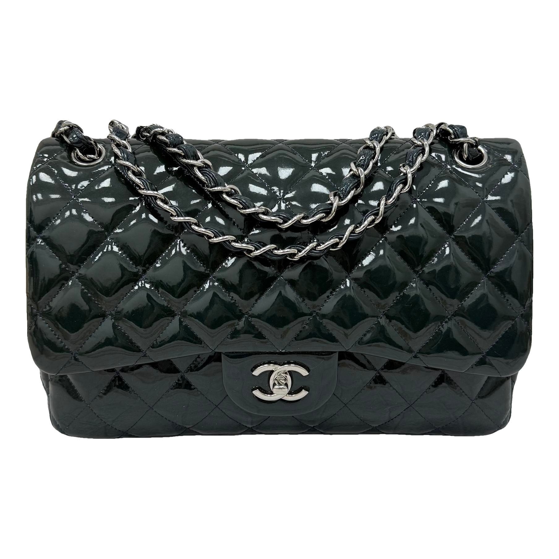 Timeless/Classique patent leather handbag
