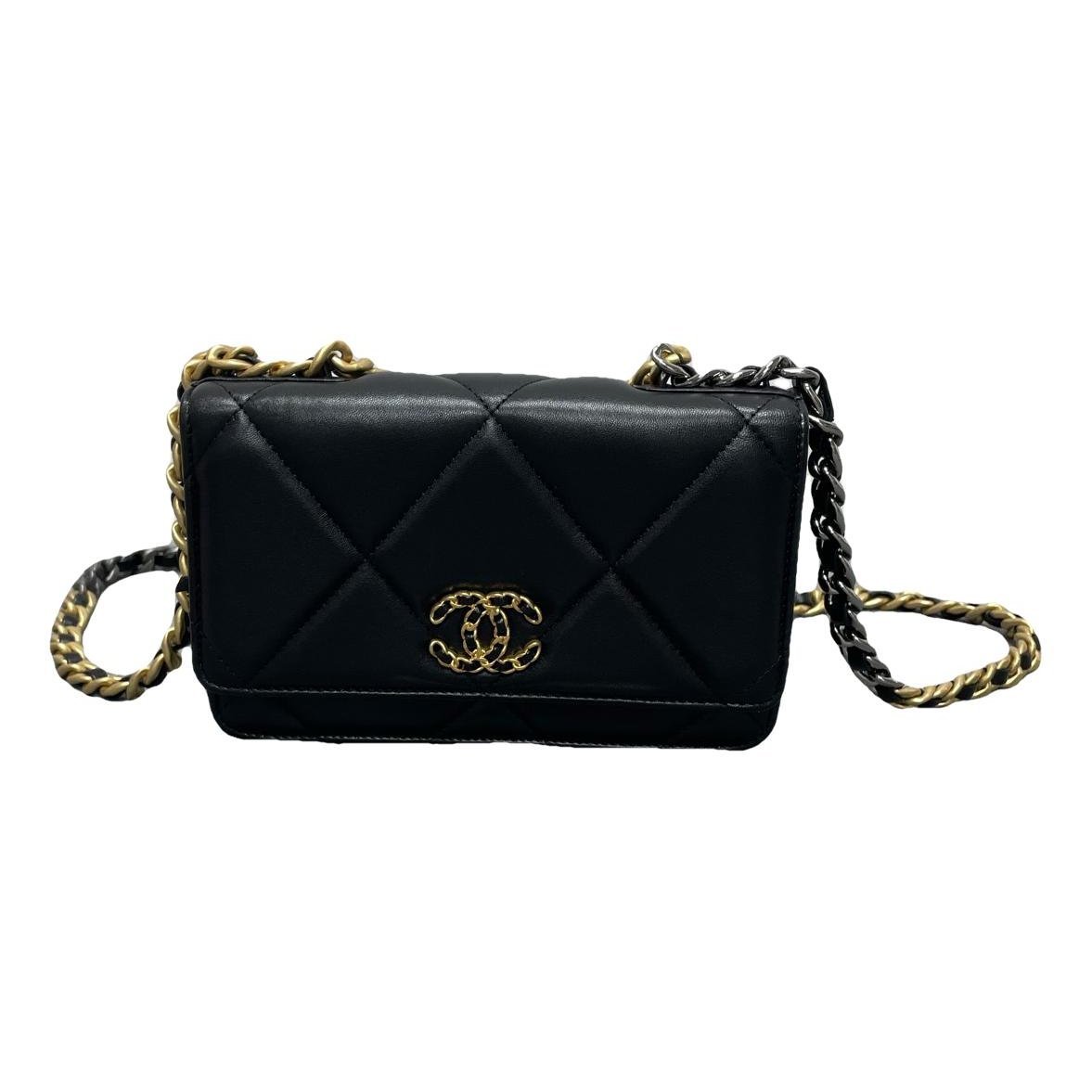 Wallet On Chain Chanel 19 leather handbag