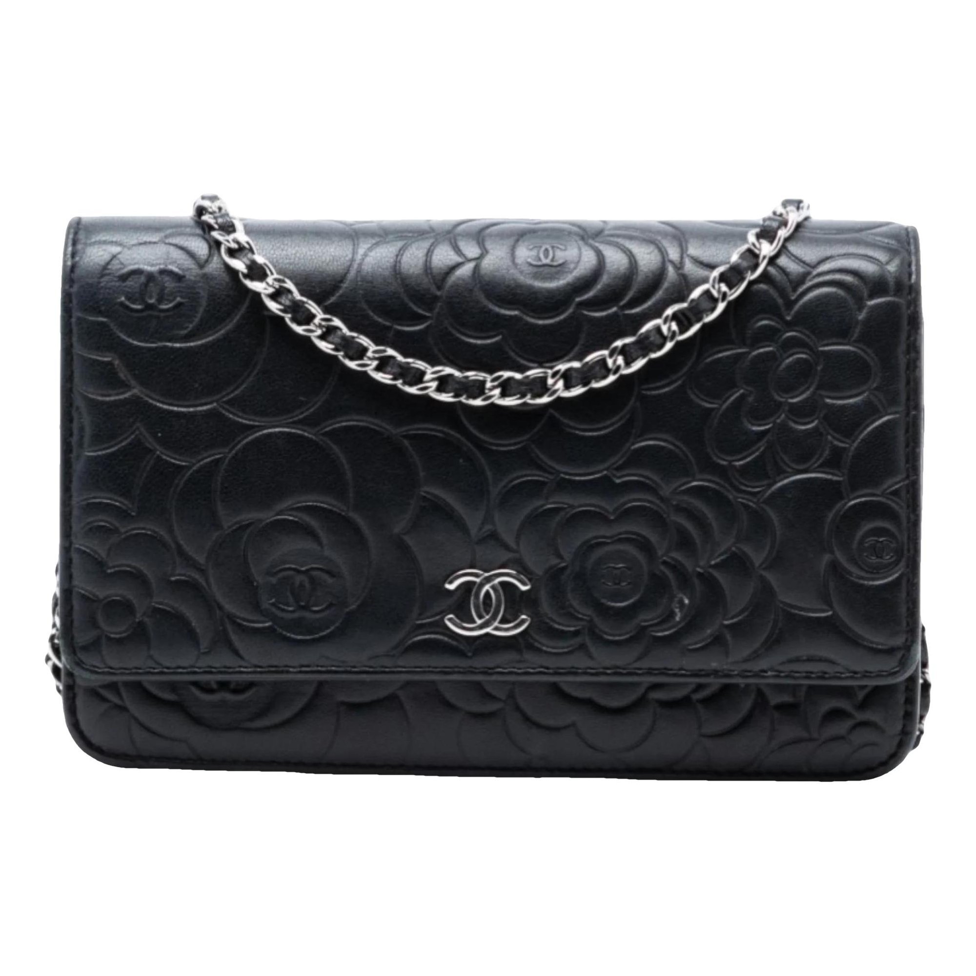 Wallet On Chain leather crossbody bag