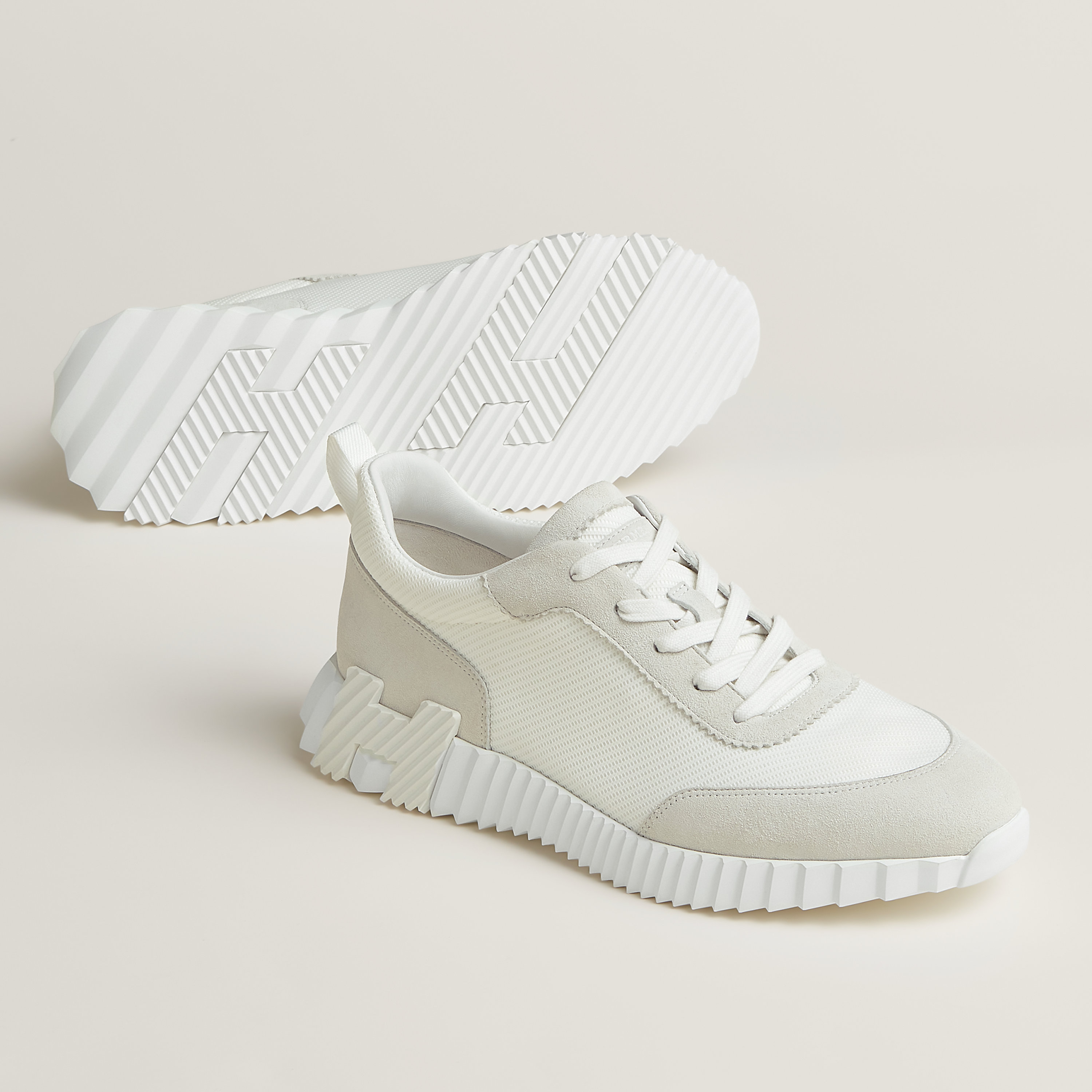 Bouncing sneaker