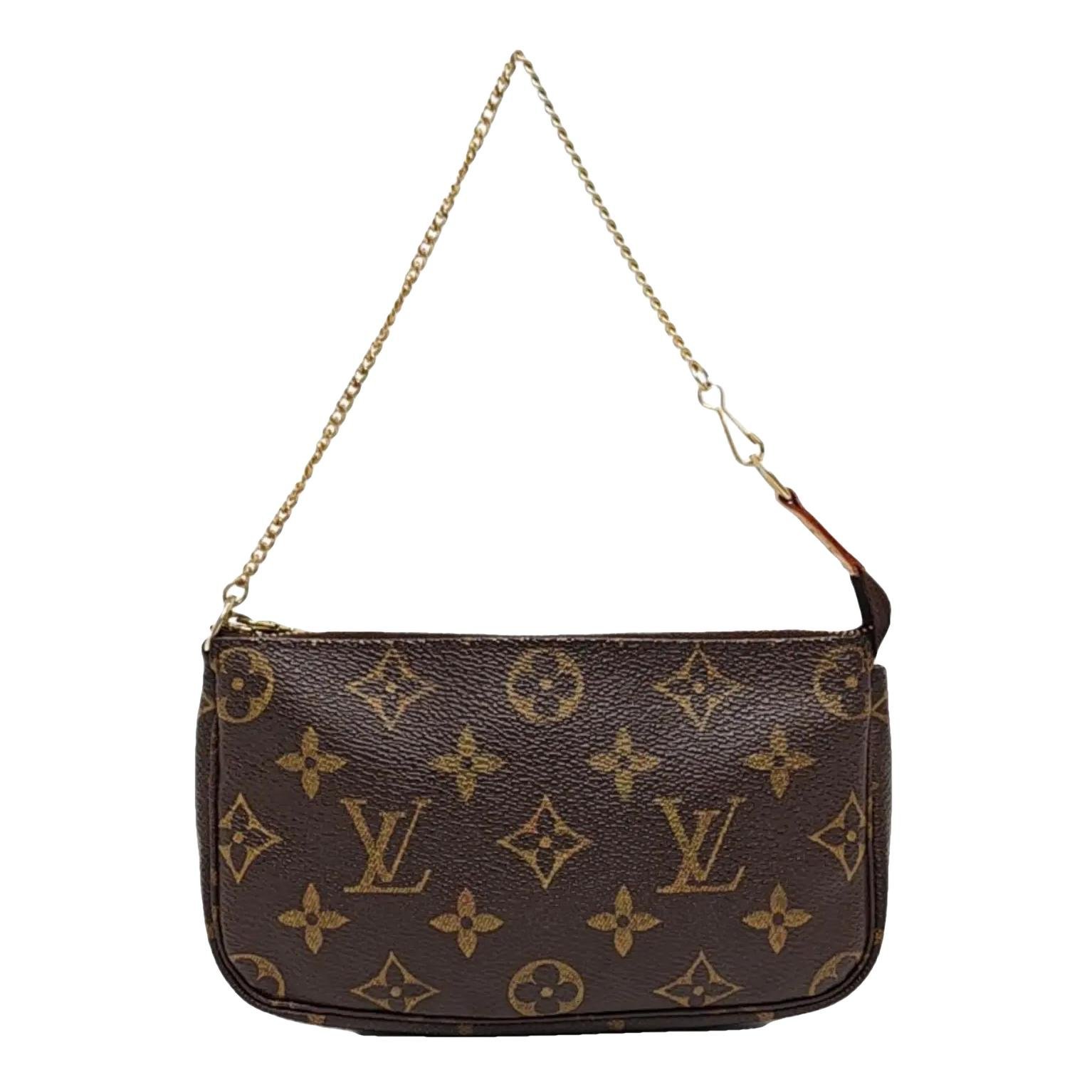 Pochette Accessoire leather handbag