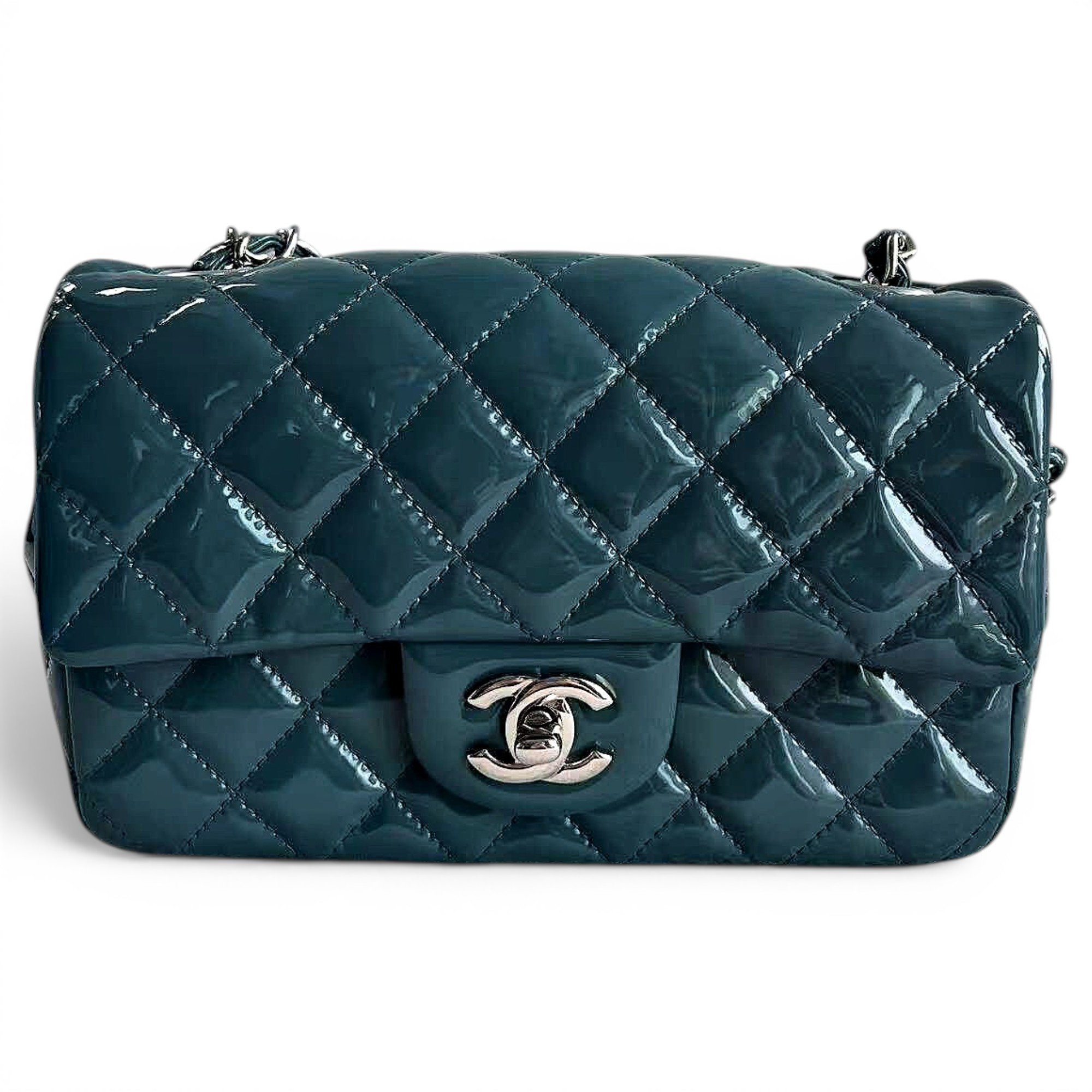 Timeless/Classique patent leather handbag
