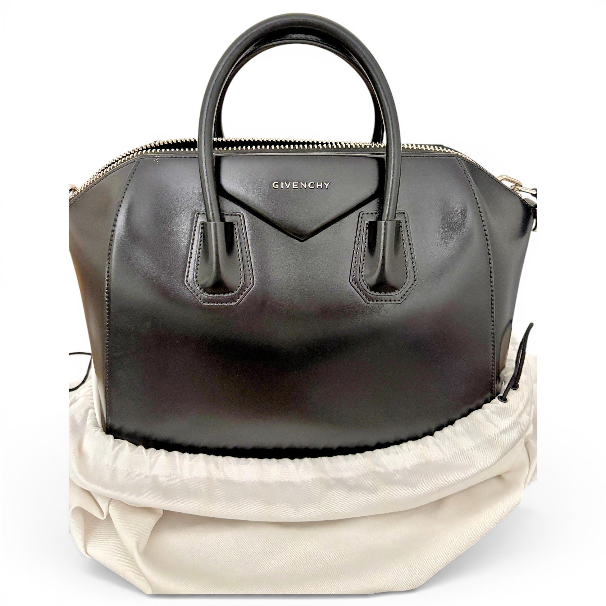 Antigona leather handbag
