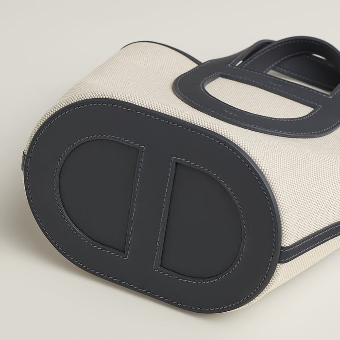 Hermès In-the-loop 18 Bag
