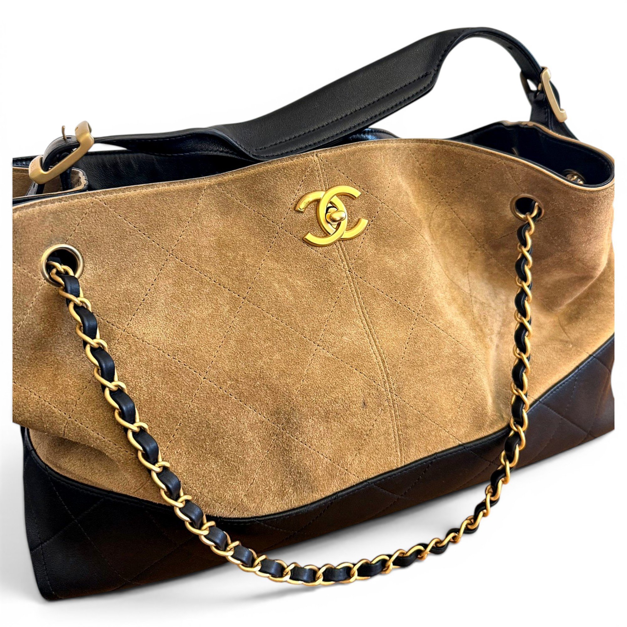 Chanel 25 leather handbag