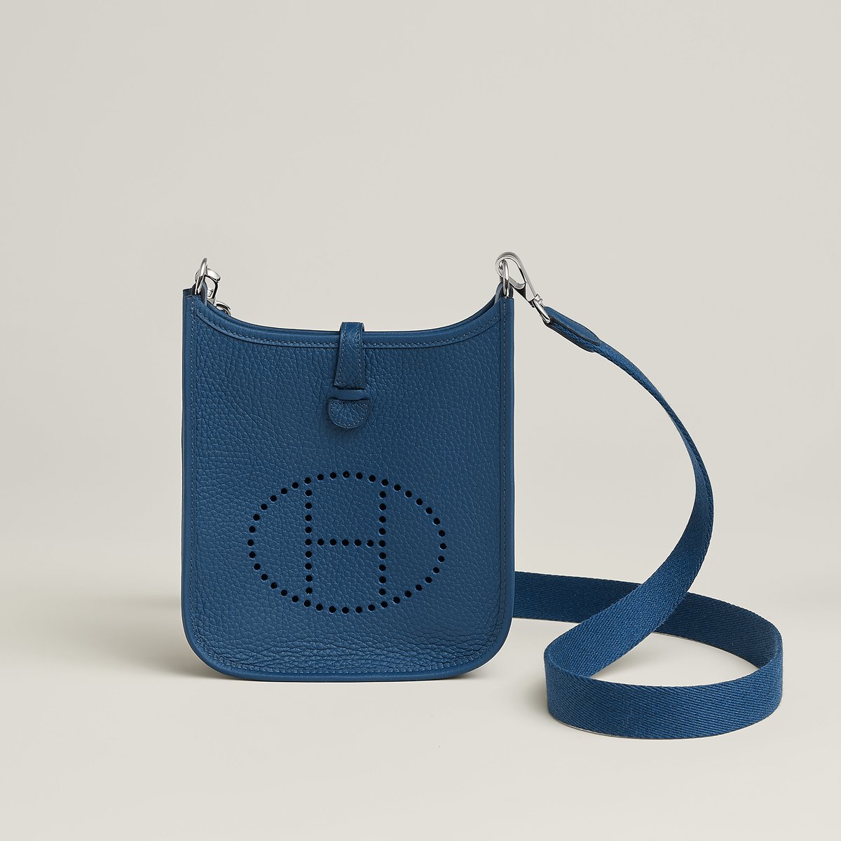 Evelyne 16 Amazone 백